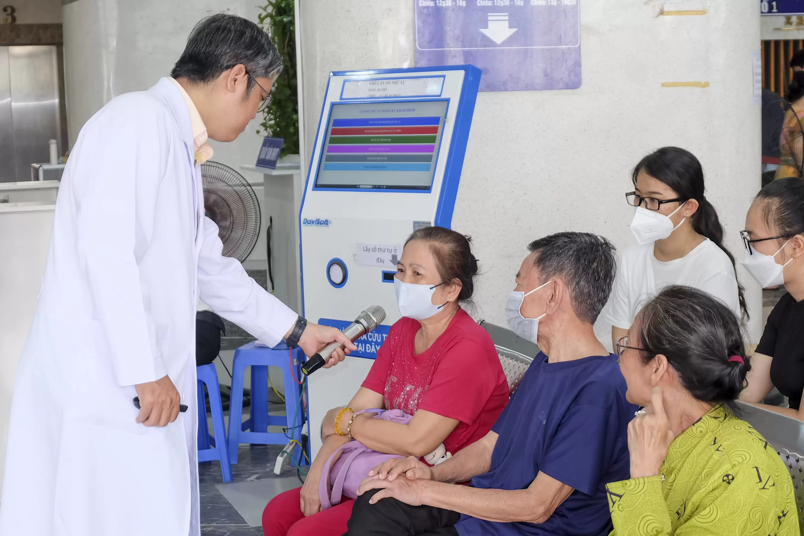 Sinh hoạt Câu lạc bộ Bệnh nhân, Khoa Nội Tim mạch và Khoa Dinh dưỡng với chủ đề: “Bệnh lý tăng huyết áp – Giảm muối vì sức khỏe“