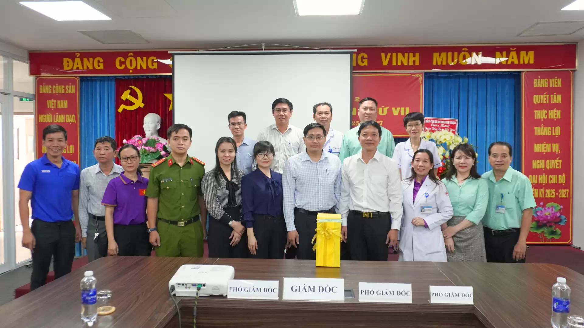Nhân dịp kỷ niệm 70 năm Ngày Thầy thuốc Việt Nam (27/02/1955 – 27/02/2025), Ủy ban nhân dân Phường 7, Quận 5 gửi lời chúc mừng đến toàn thể đội ngũ y bác sĩ, cán bộ, nhân viên y tế của Bệnh viện An Bình.