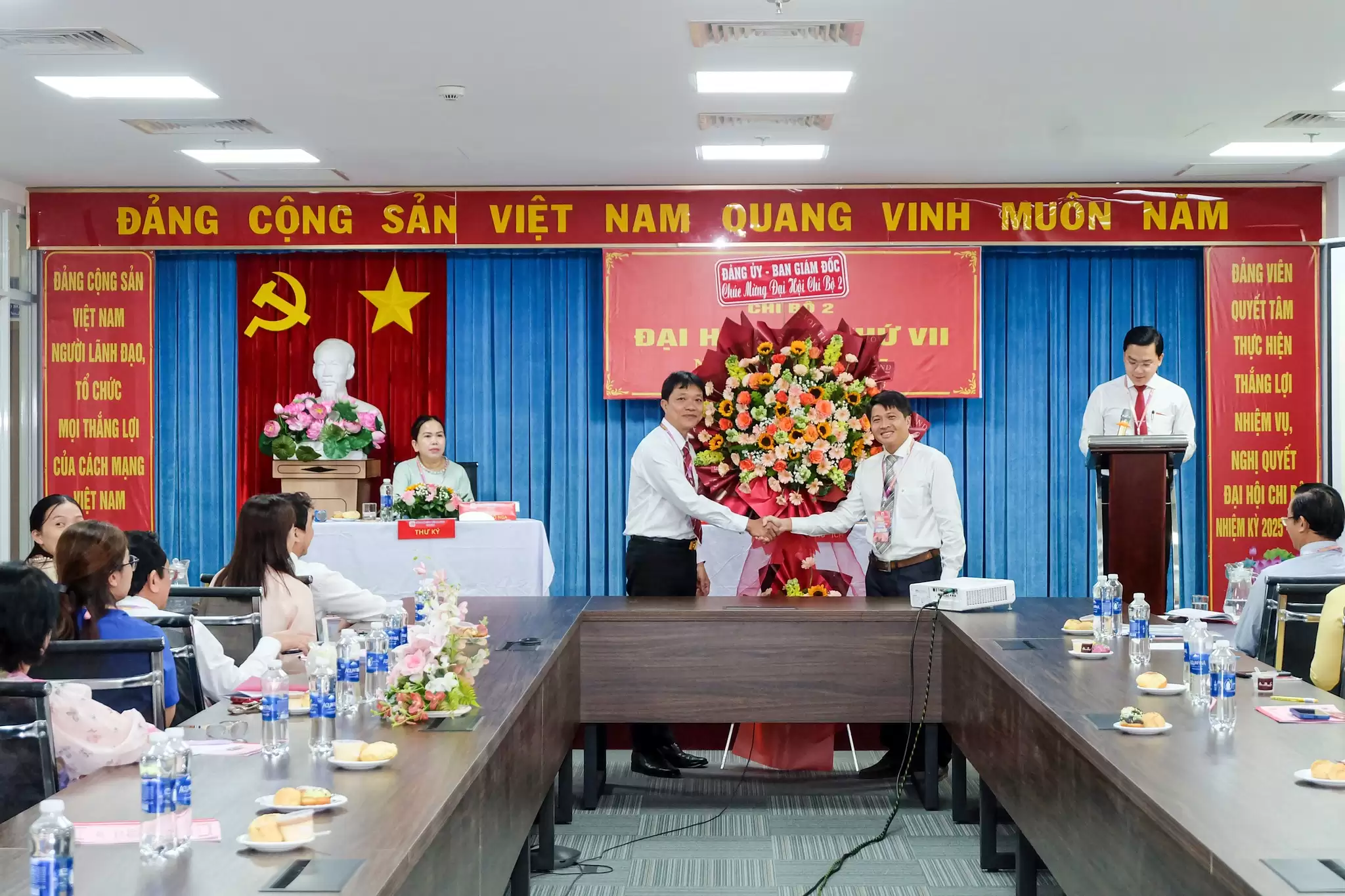 Chi bộ 2 thuộc Đảng bộ Bệnh viện An Bình tổ chức thành công Đại hội lần thứ VII, nhiệm kỳ 2025 – 2027