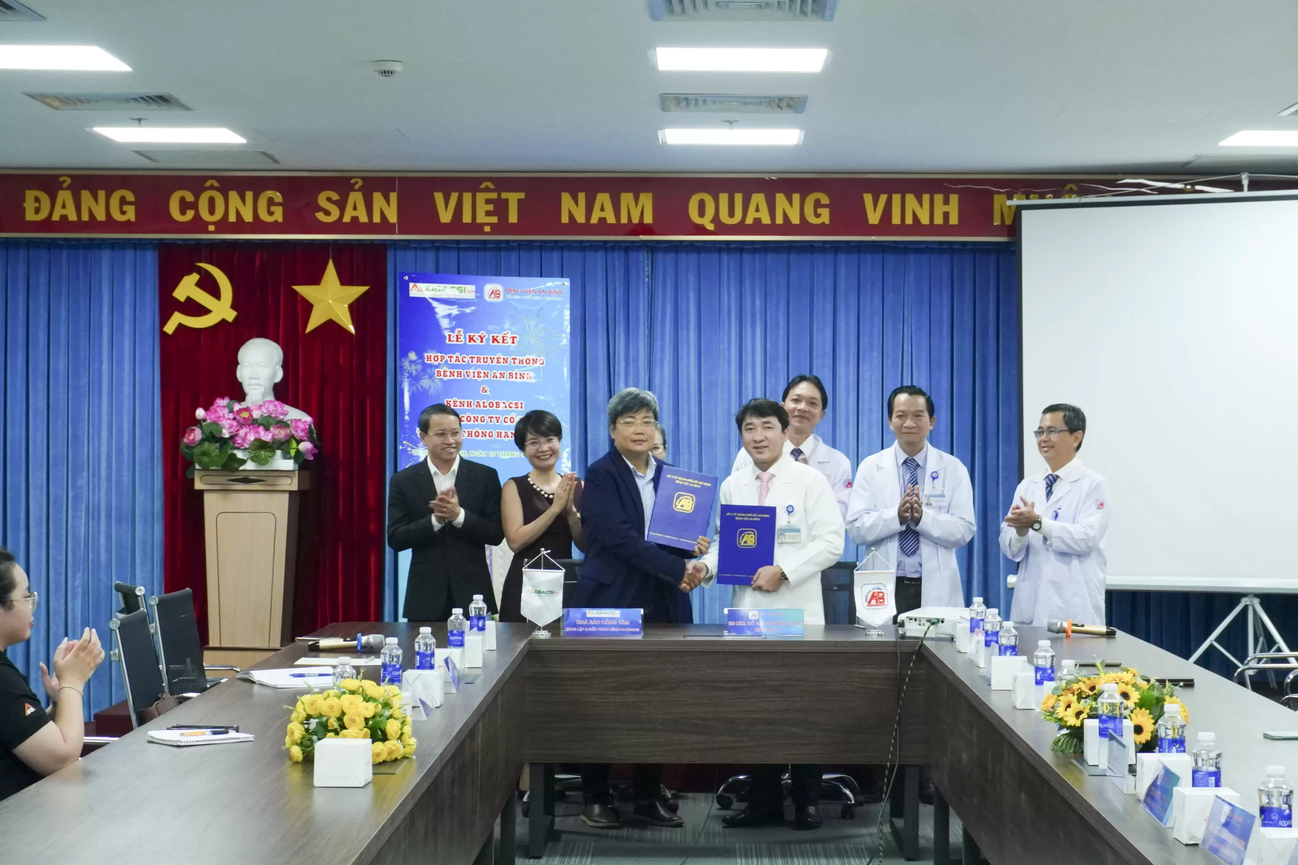 Bệnh viện An Bình và Kênh AloBacsi ký kết hợp tác truyền thông, nhấn mạnh chuyên ngành Ngôn ngữ trị liệu và điều trị phục hồi Đa chuyên ngành