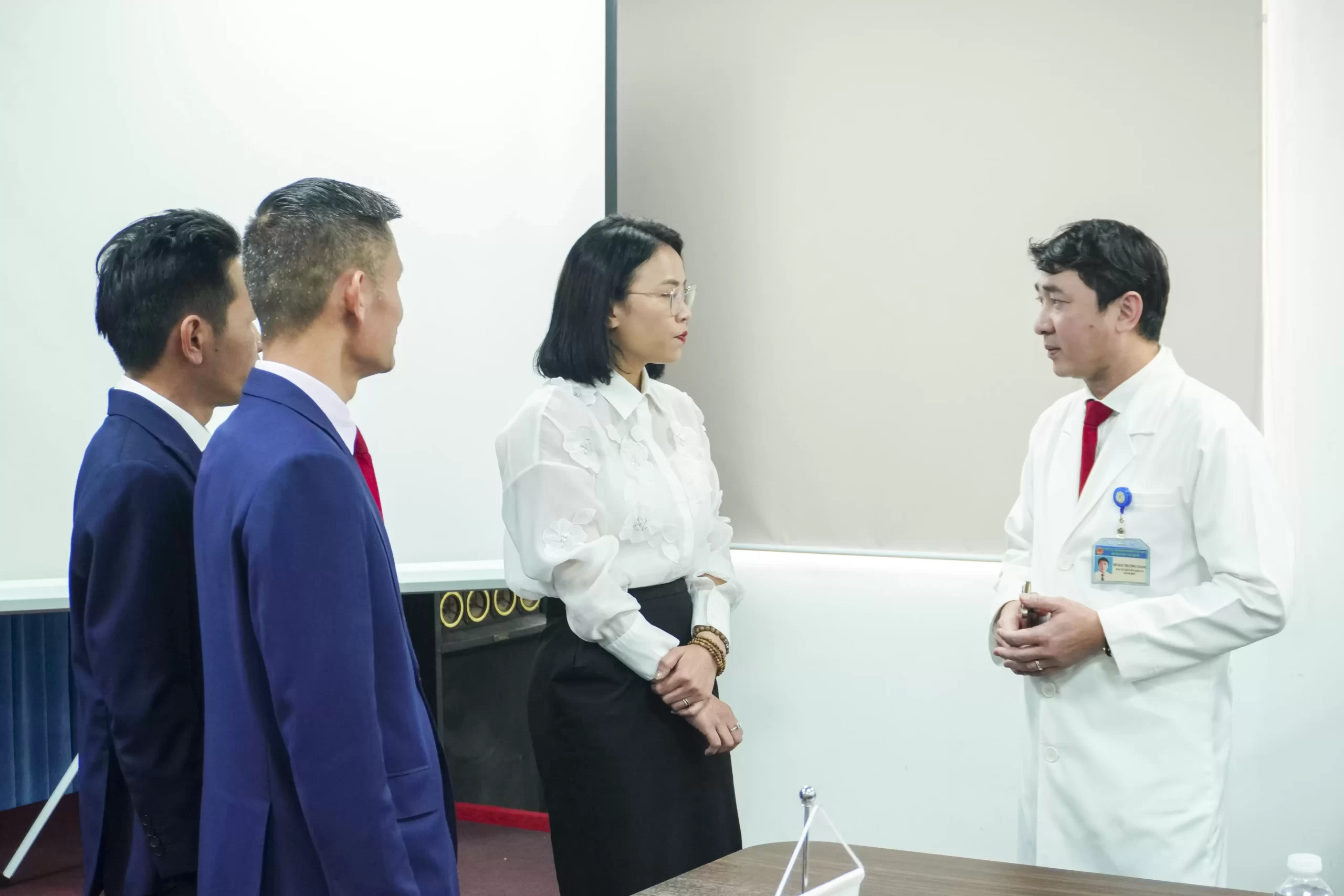 Bệnh viện An Bình và Ngân hàng TMCP Đại Chúng Việt Nam (PVcombank) ký kết hợp tác.