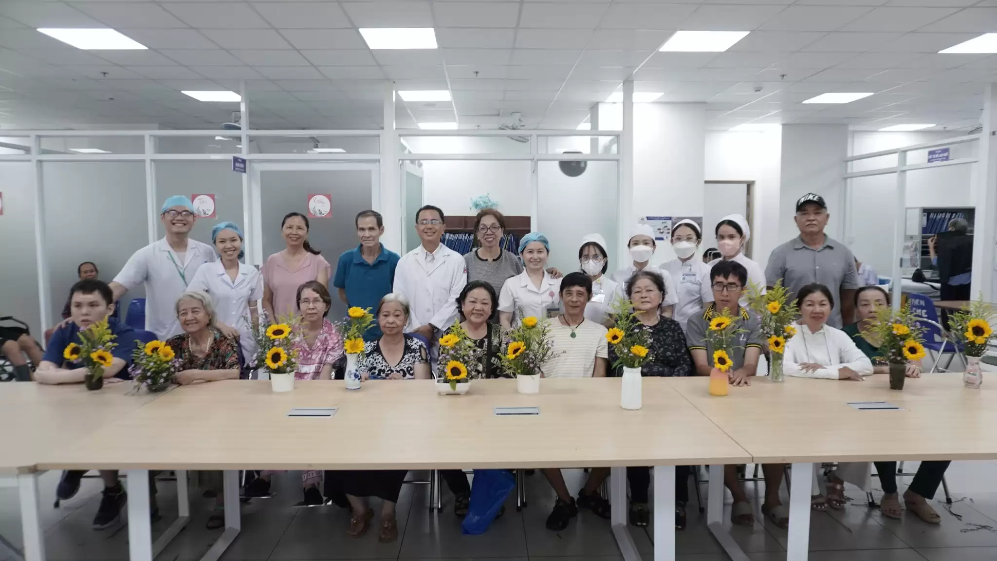 Khen thưởng học viên thạc sĩ có bài báo quốc tế