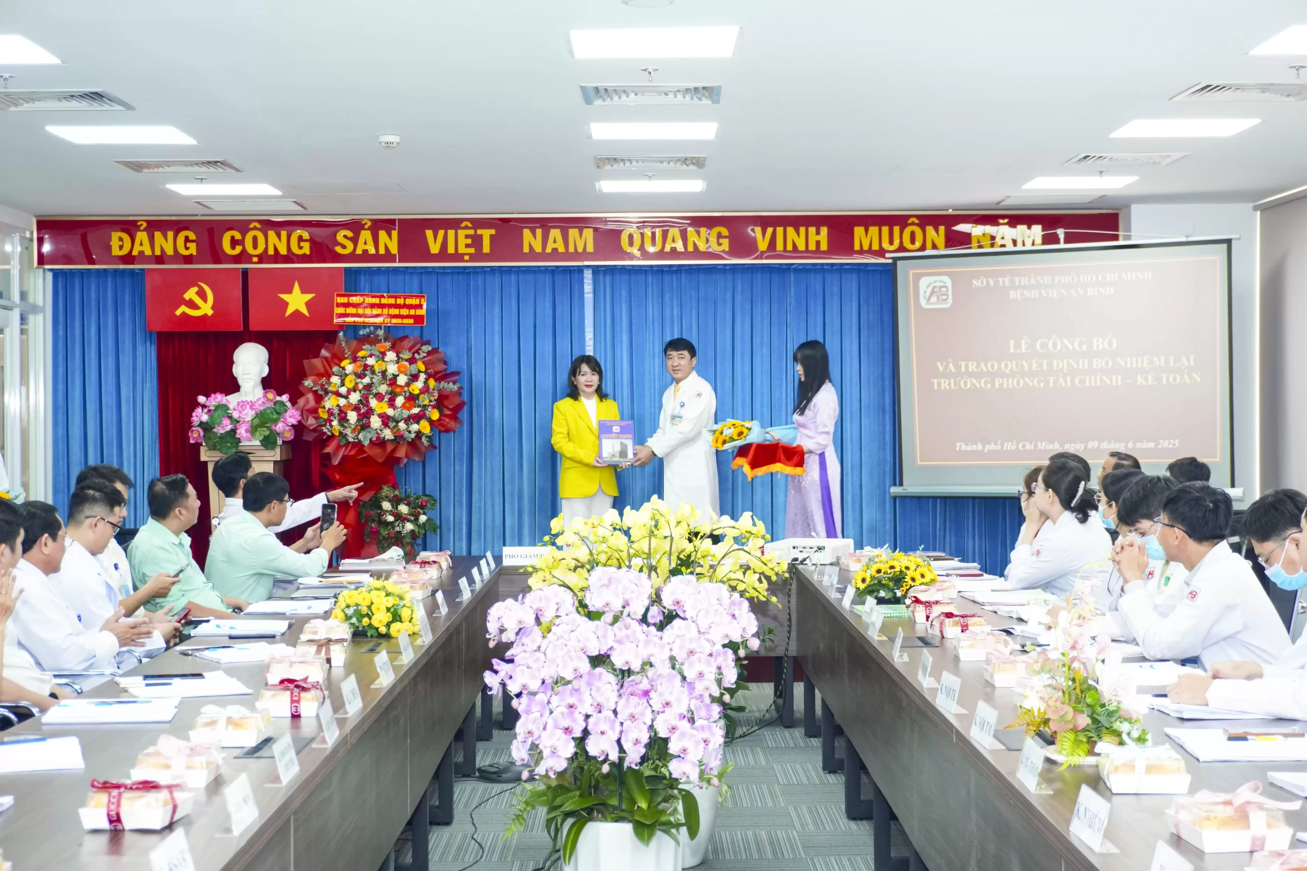 Bệnh viện An Bình tổ chức Lễ công bố và trao Quyết định bổ nhiệm lại, Quyết định phân công nhân sự quản lý các Đơn vị