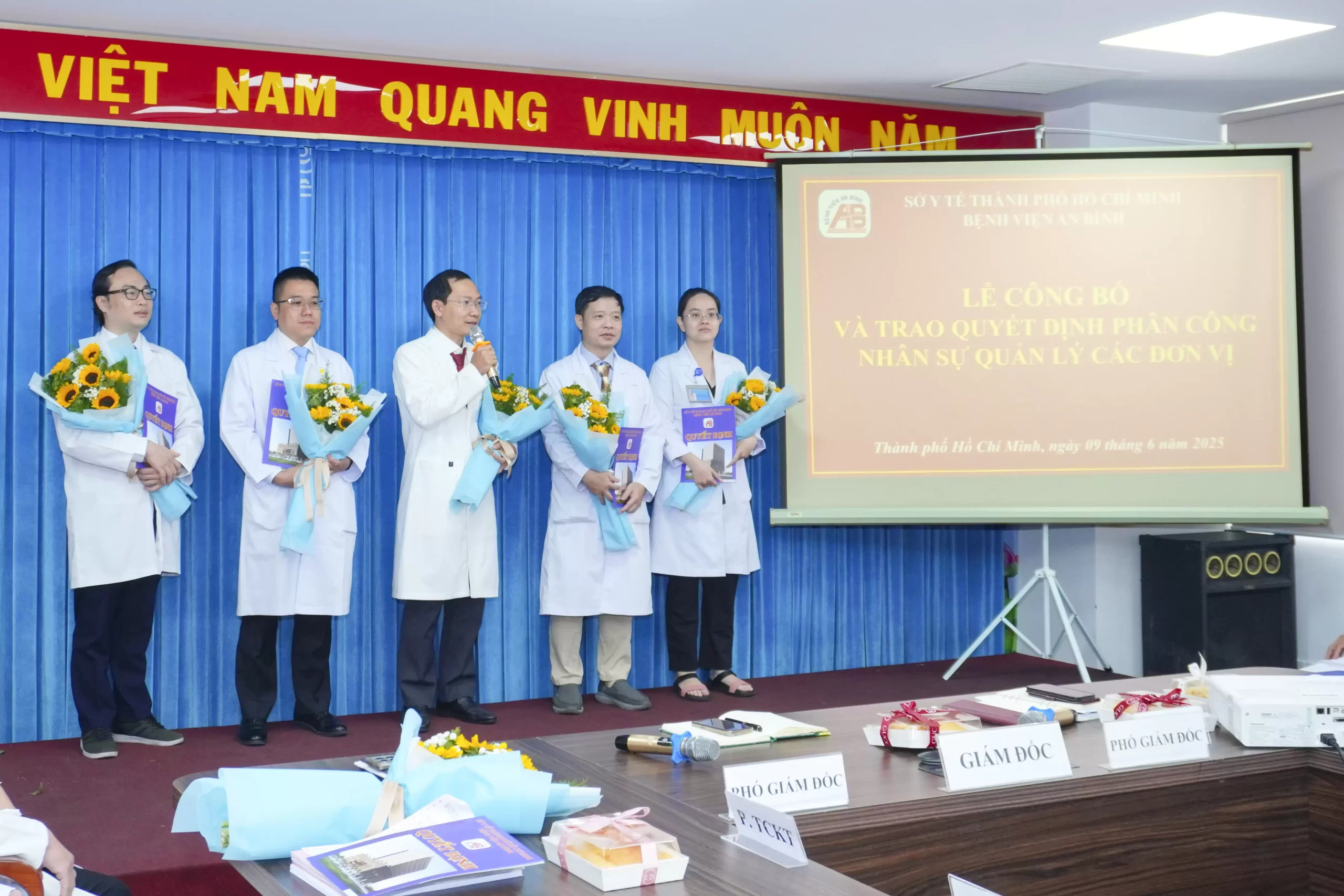 Bệnh viện An Bình tổ chức Lễ công bố và trao Quyết định bổ nhiệm lại, Quyết định phân công nhân sự quản lý các Đơn vị