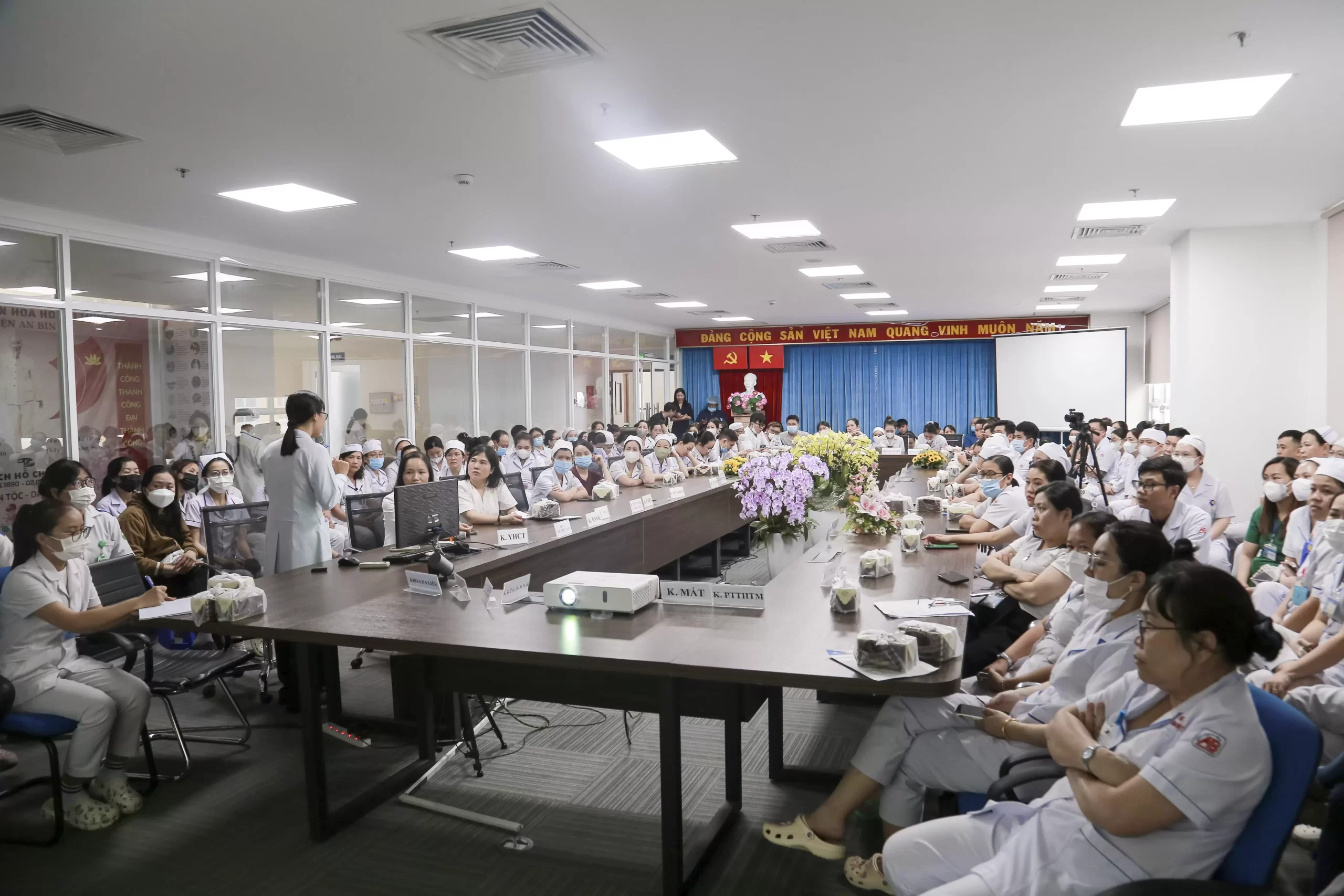 Sinh hoạt Khoa học kỹ thuật Điều dưỡng – Chủ đề Dinh dưỡng sau xuất viện và Quy trình truyền máu an toàn.