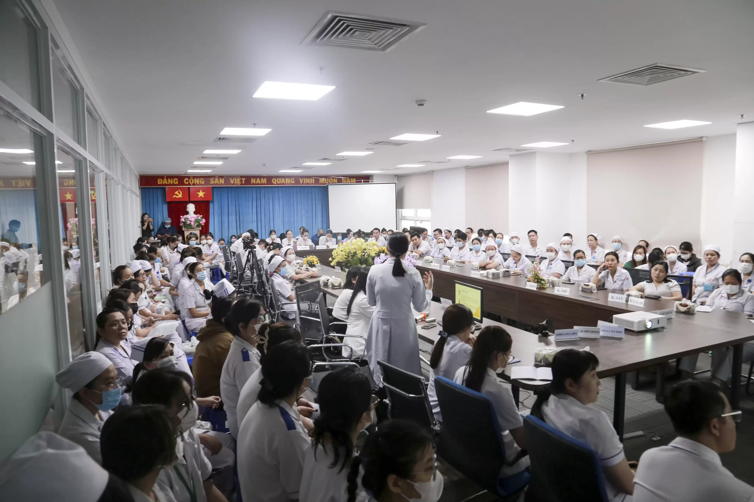 Sinh hoạt Khoa học kỹ thuật Điều dưỡng – Chủ đề Dinh dưỡng sau xuất viện và Quy trình truyền máu an toàn.