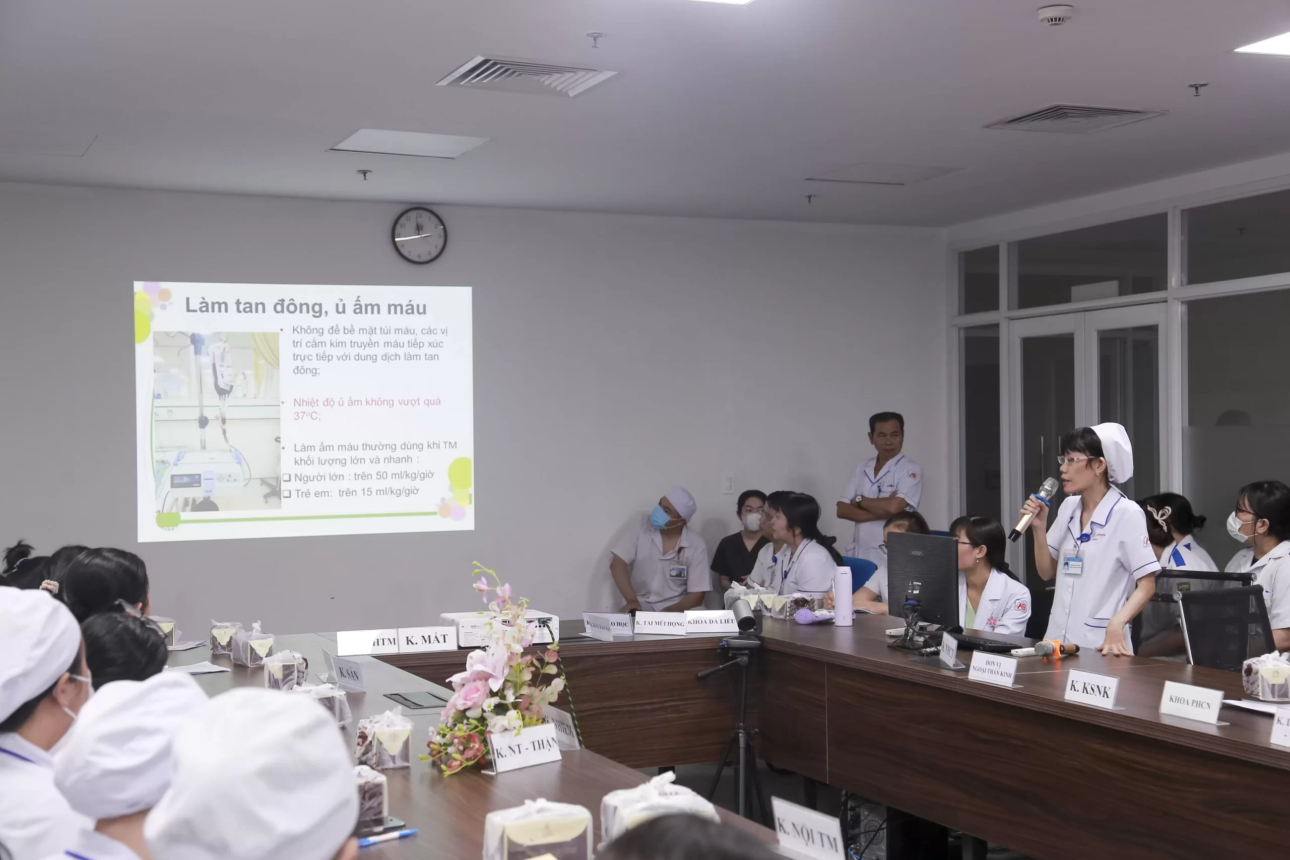 Sinh hoạt Khoa học kỹ thuật Điều dưỡng – Chủ đề Dinh dưỡng sau xuất viện và Quy trình truyền máu an toàn.