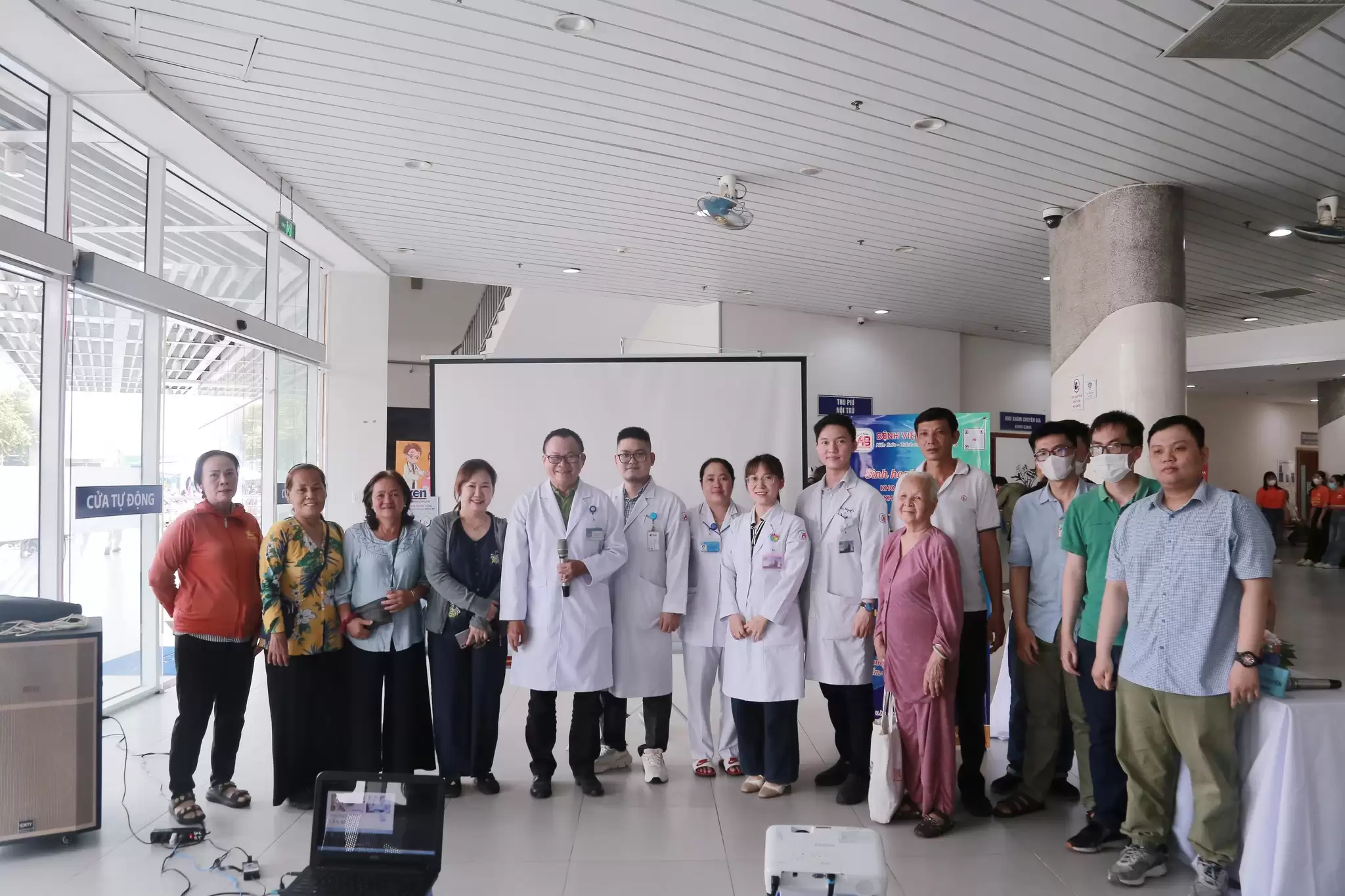 SINH HOẠT CÂU LẠC BỘ BỆNH NHÂN KHOA NỘI TIM MẠCH VÀ KHOA DINH DƯỠNG