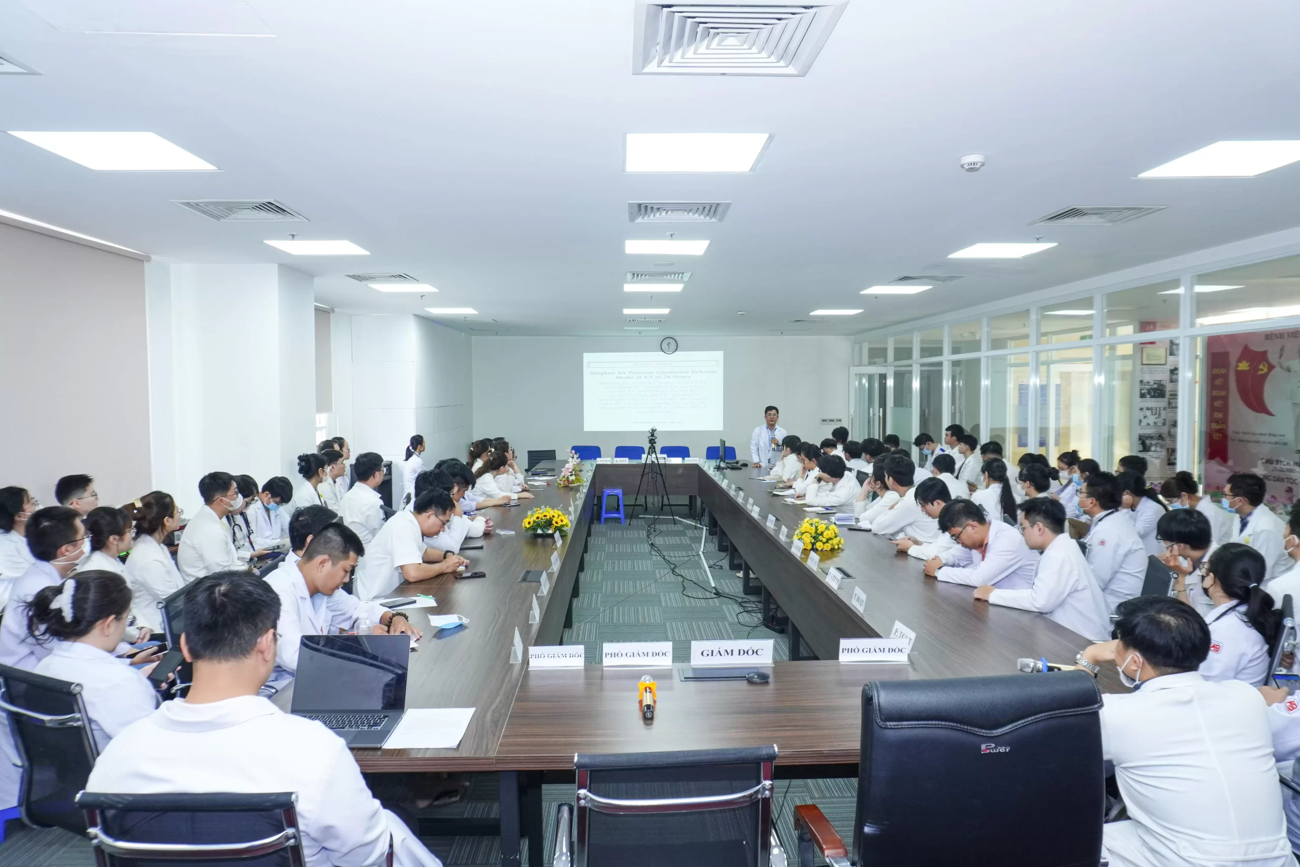 Sinh hoạt Khoa học kỹ thuật – Chuyên đề “Vai trò cấp cứu đột quỵ ngoại viện và sự cần thiết của việc phối hợp cấp cứu đột quỵ nội – ngoại viện”