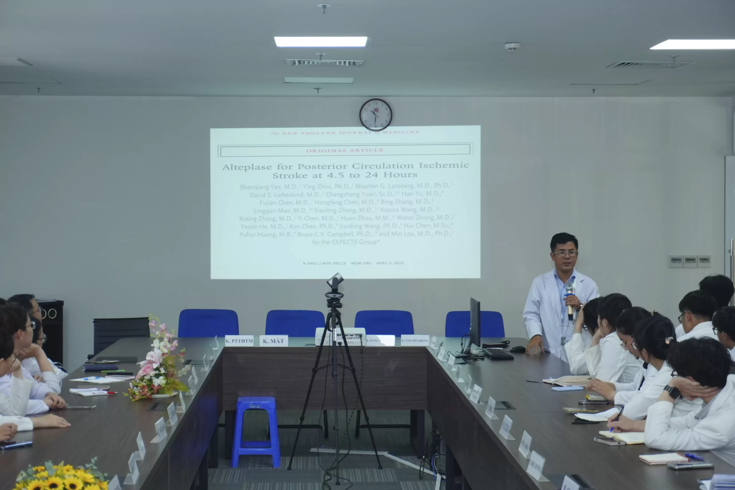 Sinh hoạt Khoa học kỹ thuật – Chuyên đề “Vai trò cấp cứu đột quỵ ngoại viện và sự cần thiết của việc phối hợp cấp cứu đột quỵ nội – ngoại viện”