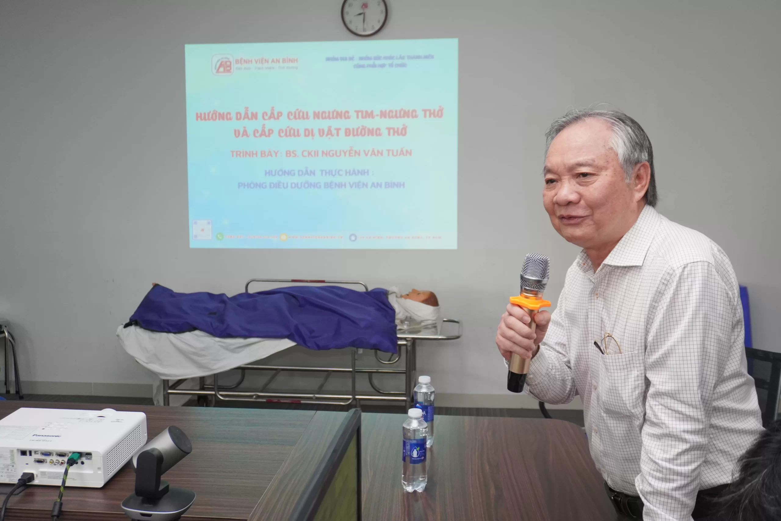 Buổi sinh hoạt dành cho ngfười cao tuổi tại Bệnh viện An Bình