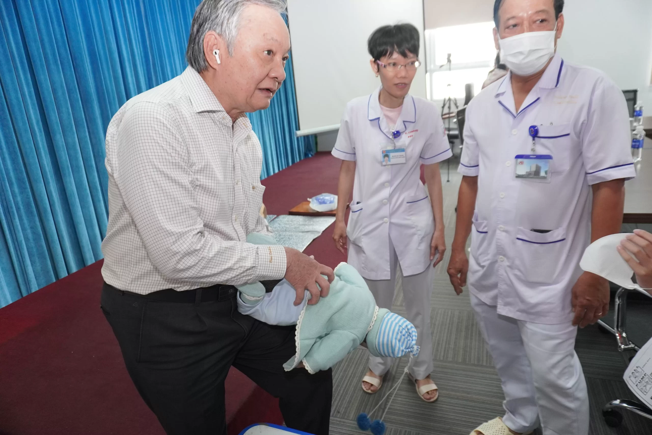 Buổi sinh hoạt dành cho ngfười cao tuổi tại Bệnh viện An Bình