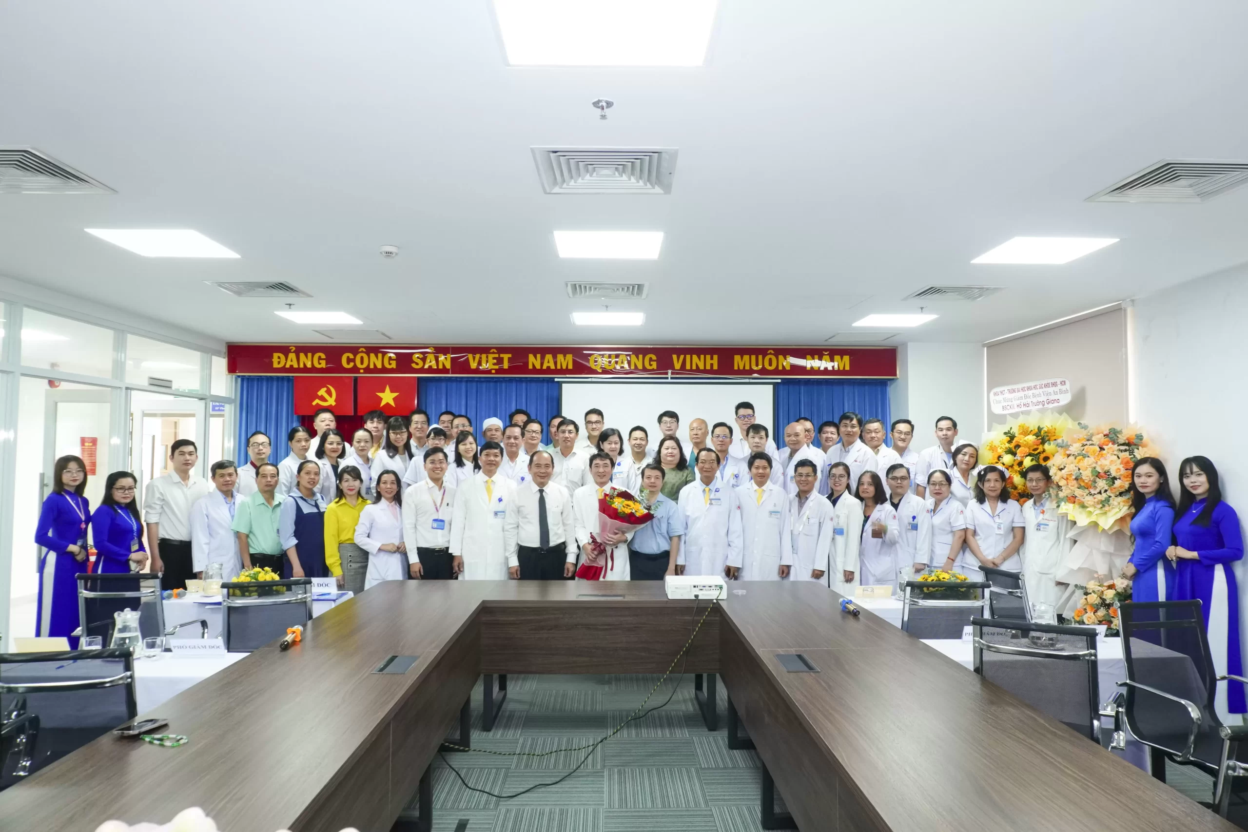 Lễ công bố và trao Quyết định bổ nhiệm lại chức vụ Giám đốc Bệnh viện An Bình