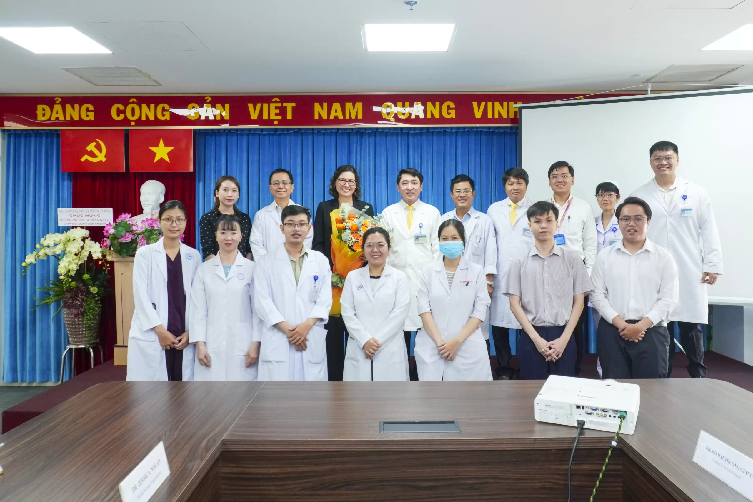 Chuyên gia Tổ chức Đột quỵ Thế giới (WSO) đến thăm và làm việc tại Bệnh viện An Bình – Đánh giá thí điểm các tiêu chí phục hồi chức năng sau đột quỵ