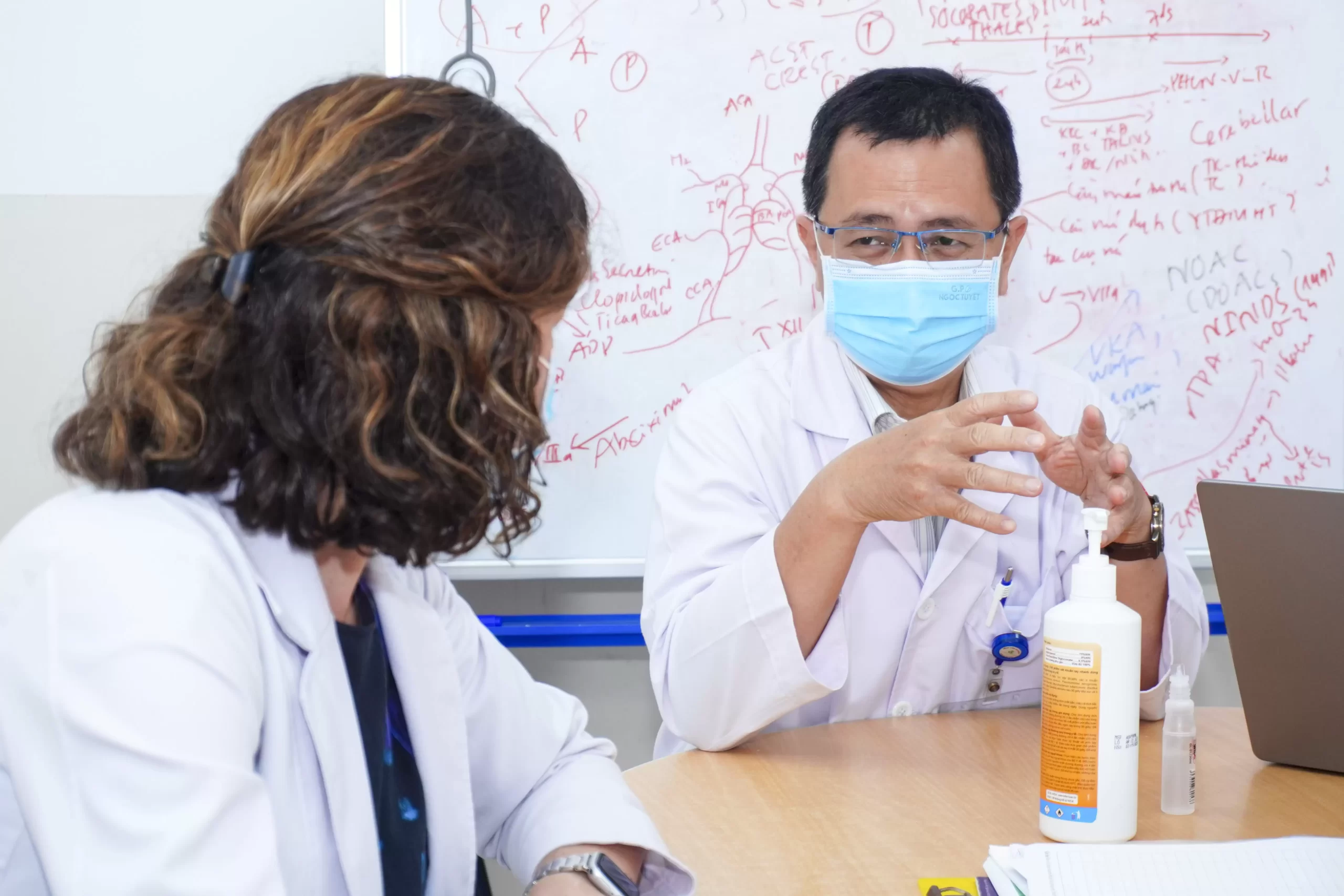 Chuyên gia Tổ chức Đột quỵ Thế giới (WSO) đến thăm và làm việc tại Bệnh viện An Bình – Đánh giá thí điểm các tiêu chí phục hồi chức năng sau đột quỵ