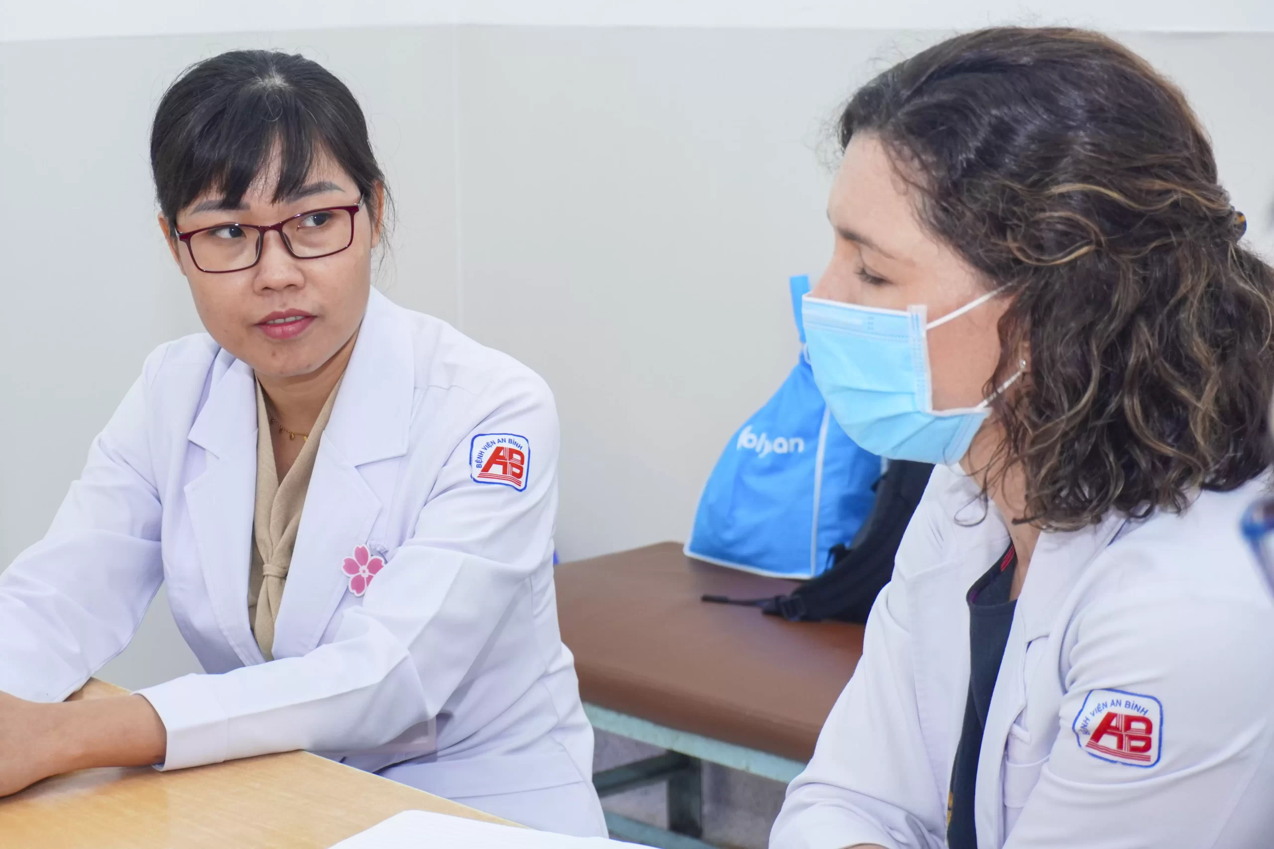 Chuyên gia Tổ chức Đột quỵ Thế giới (WSO) đến thăm và làm việc tại Bệnh viện An Bình – Đánh giá thí điểm các tiêu chí phục hồi chức năng sau đột quỵ