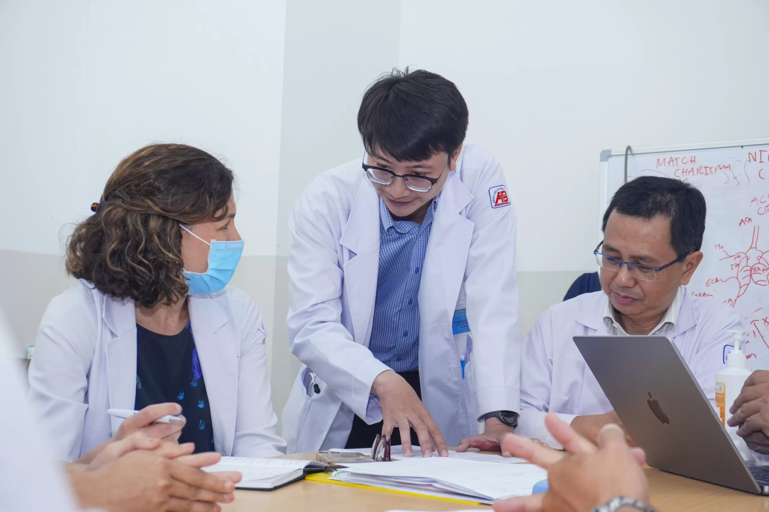 Chuyên gia Tổ chức Đột quỵ Thế giới (WSO) đến thăm và làm việc tại Bệnh viện An Bình – Đánh giá thí điểm các tiêu chí phục hồi chức năng sau đột quỵ