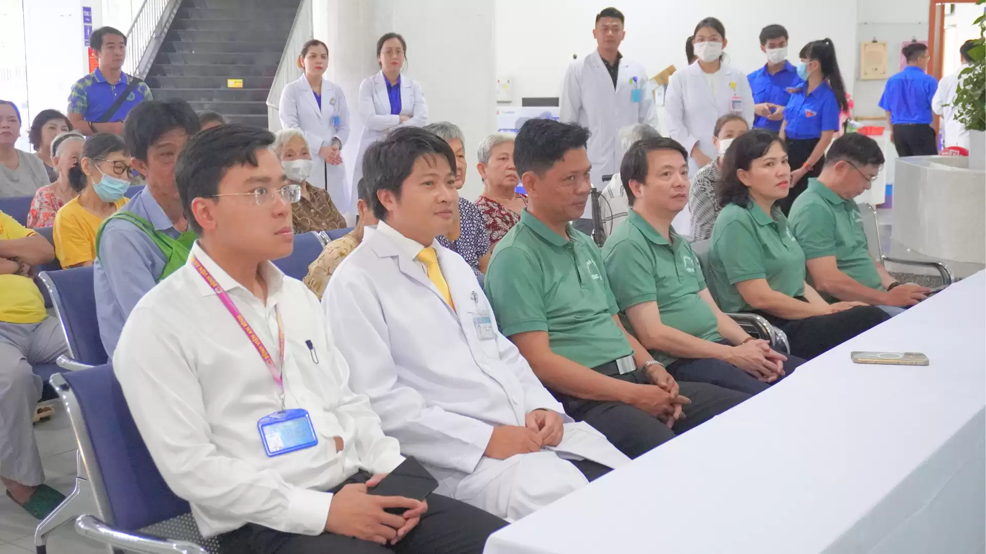 Chương trình khám sức khoẻ, phát thuốc miễn phí và tặng quà cho diện chính sách và người dân có hoàn cảnh khó khăn trên địa bàn Phường An Đông.