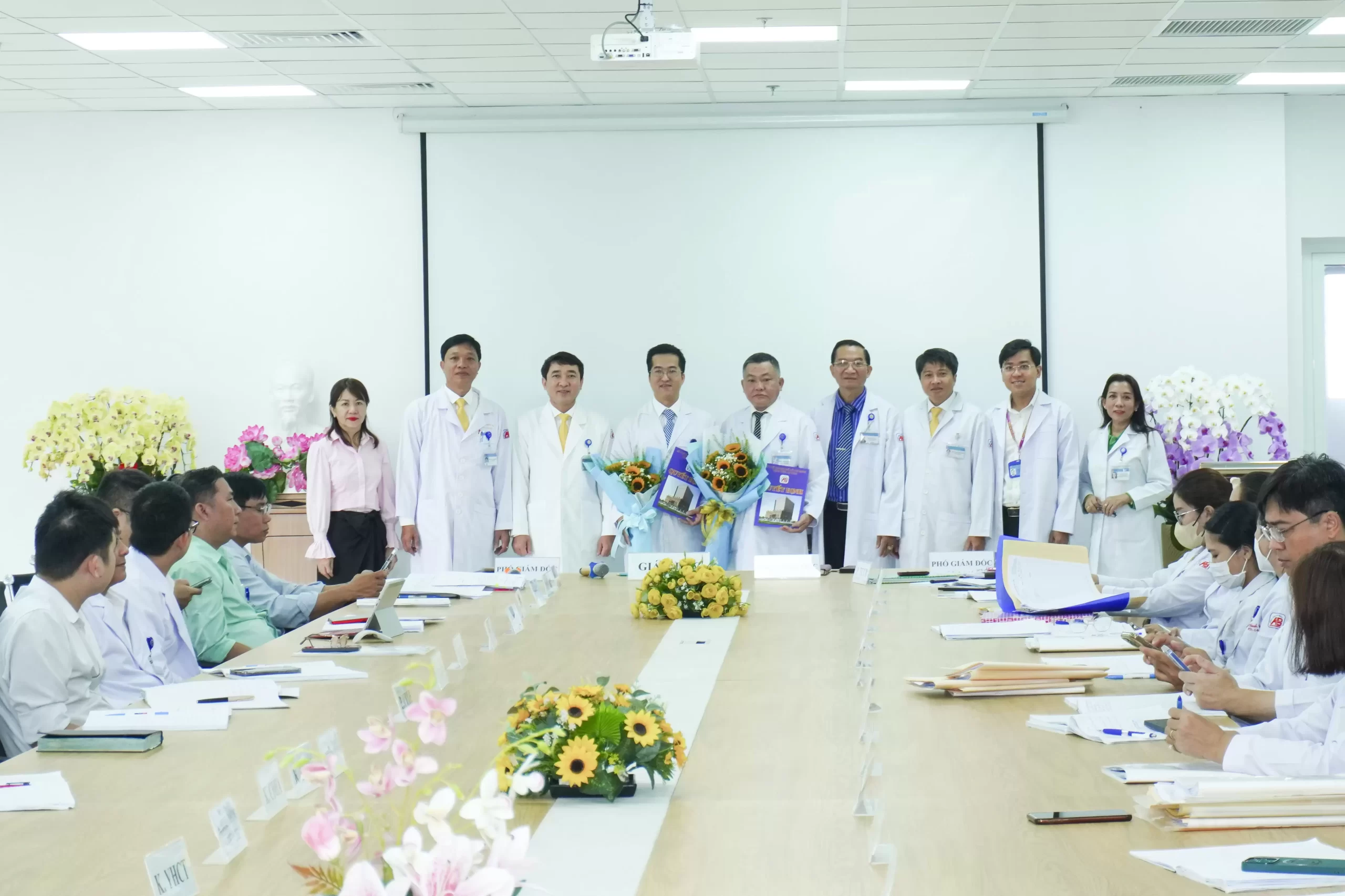 Lễ công bố và trao Quyết định bổ nhiệm chức vụ lãnh đạo, quản lý, giao quyền điều hành các Khoa thuộc Bệnh viện An Bình.