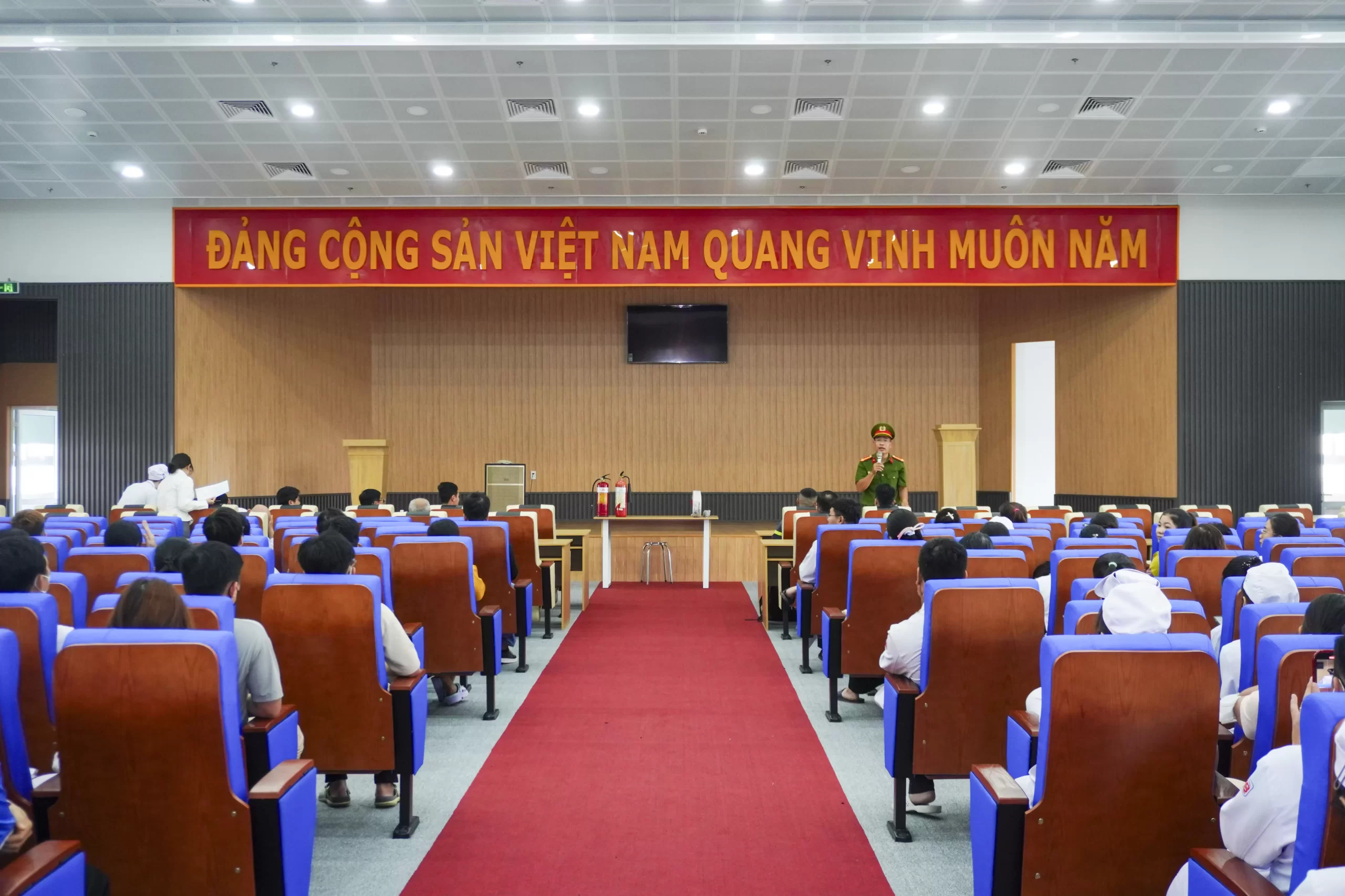 Huấn luyện và diễn tập phòng cháy chữa cháy và cứu nạn cứu hộ năm 2025 tại Bệnh viện An Bình.