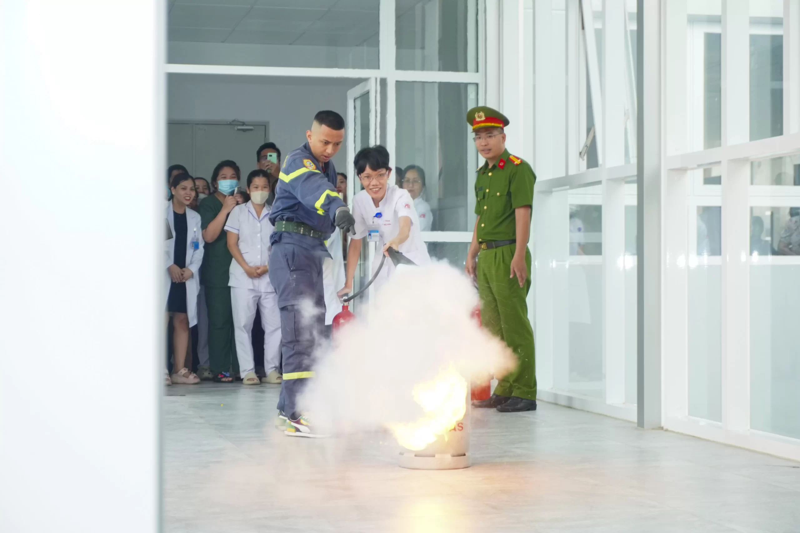 Huấn luyện và diễn tập phòng cháy chữa cháy và cứu nạn cứu hộ năm 2025 tại Bệnh viện An Bình.