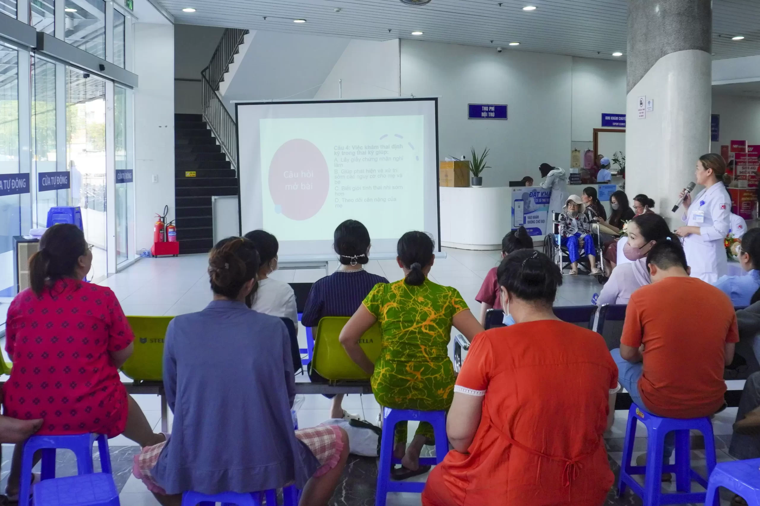 Lớp học tiền sản tháng 10 – Bệnh viện An Bình. Chủ đề “Dấu hiệu chuyển dạ và kỹ năng vượt cạn an toàn”