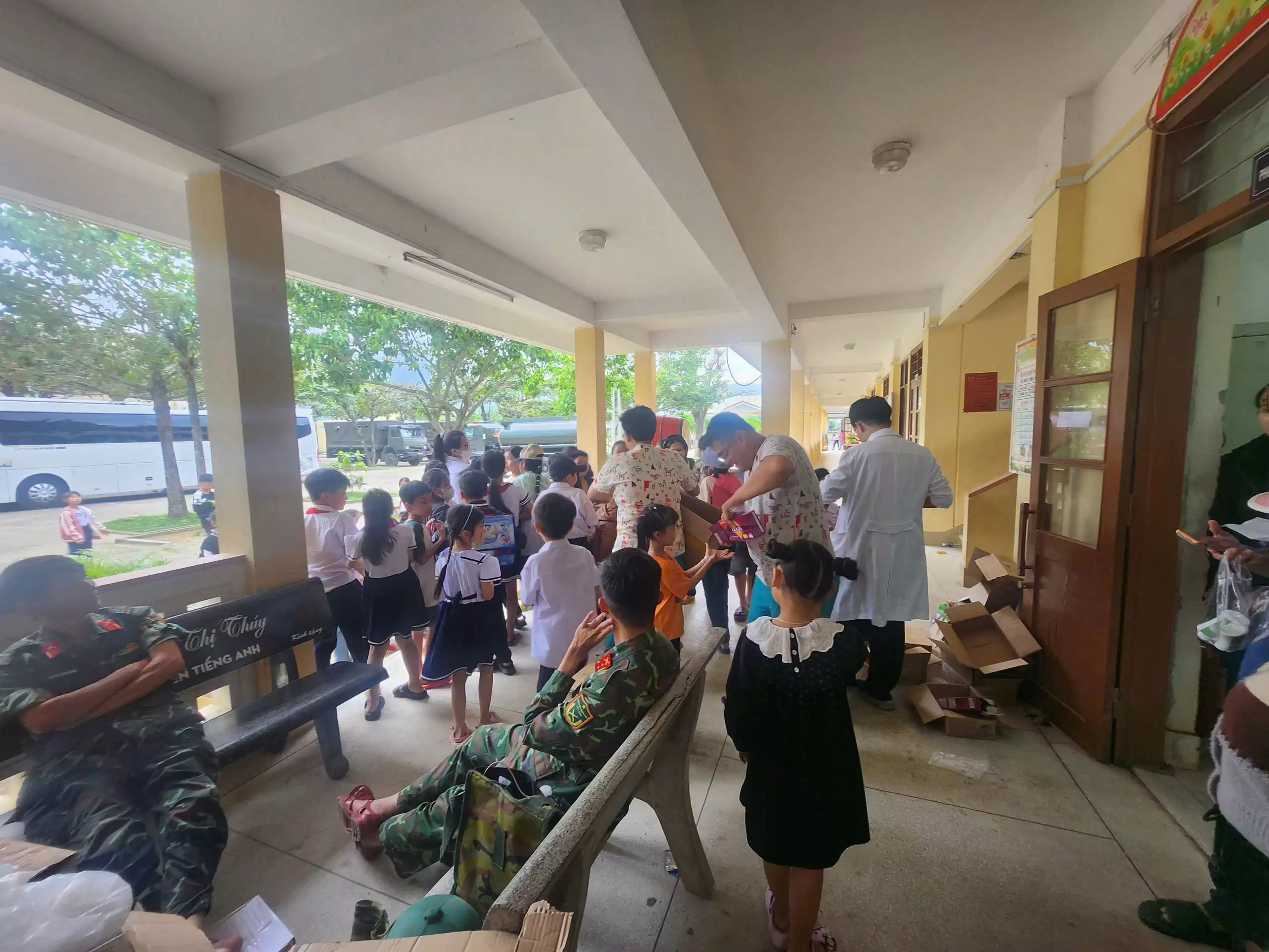 Đoàn công tác số 03 (Sở Y tế TPHCM) hoàn thành nhiệm vụ chi viện y tế vùng lũ