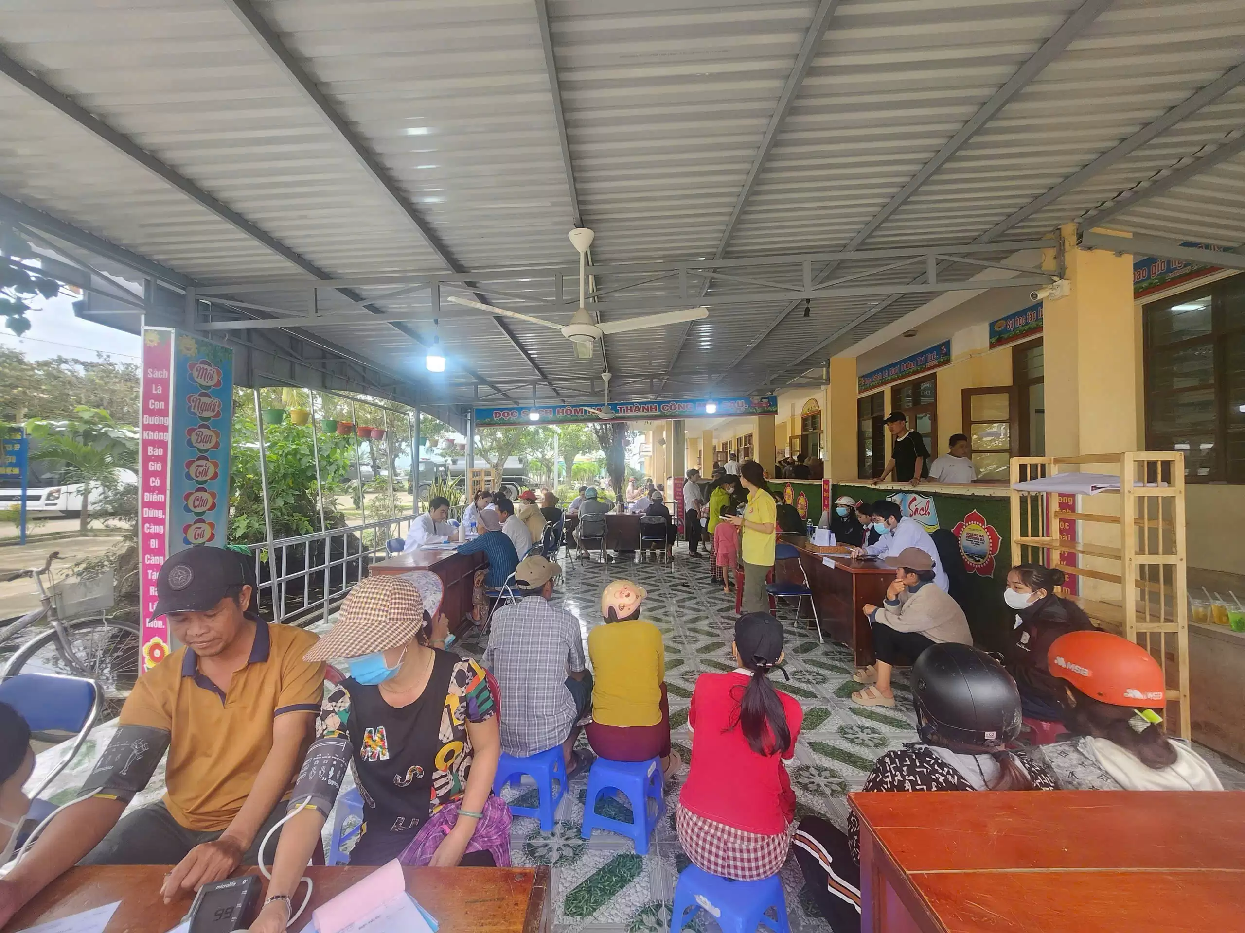 Đoàn công tác số 03 (Sở Y tế TPHCM) hoàn thành nhiệm vụ chi viện y tế vùng lũ