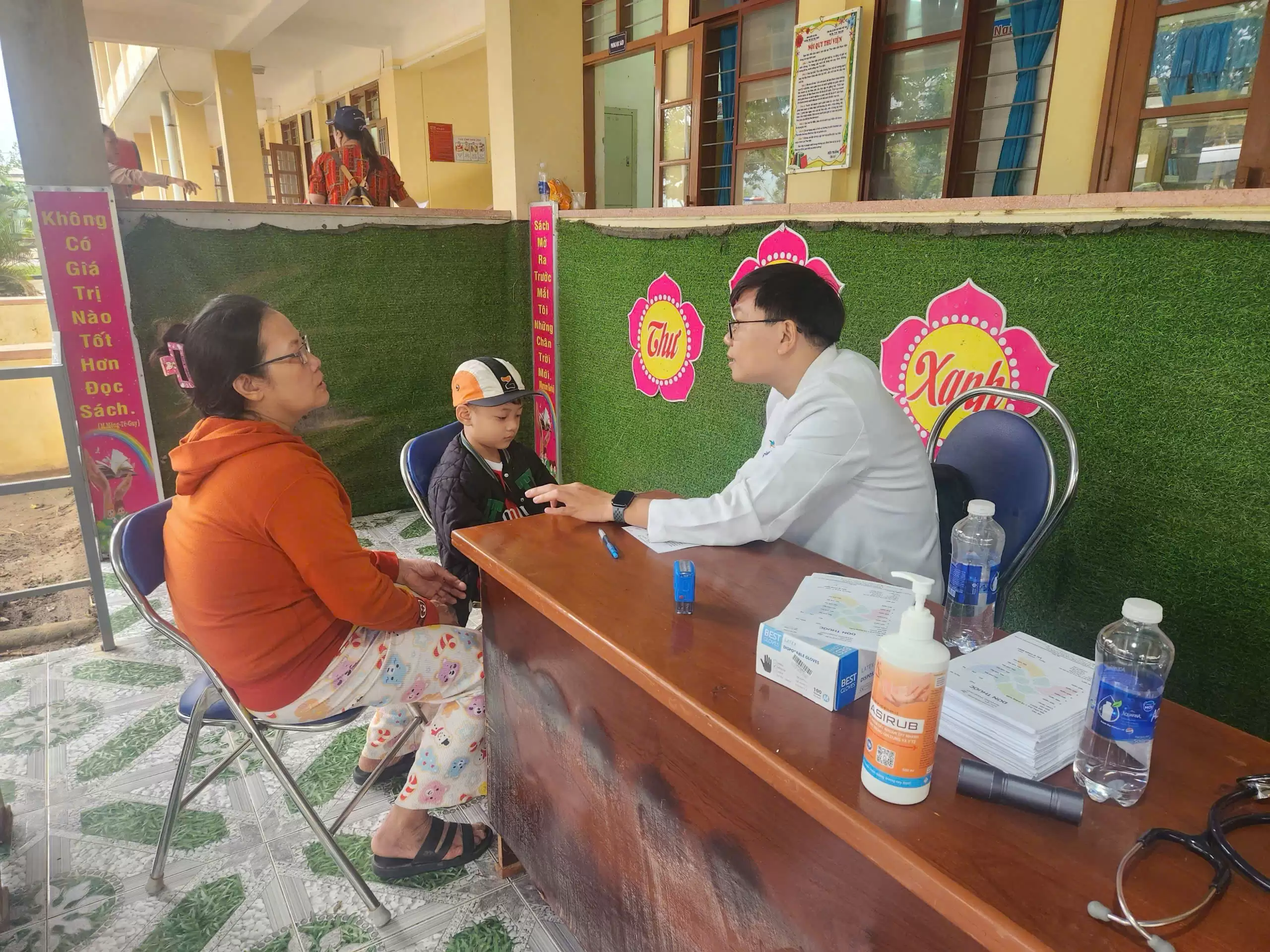 Đoàn công tác số 03 (Sở Y tế TPHCM) hoàn thành nhiệm vụ chi viện y tế vùng lũ