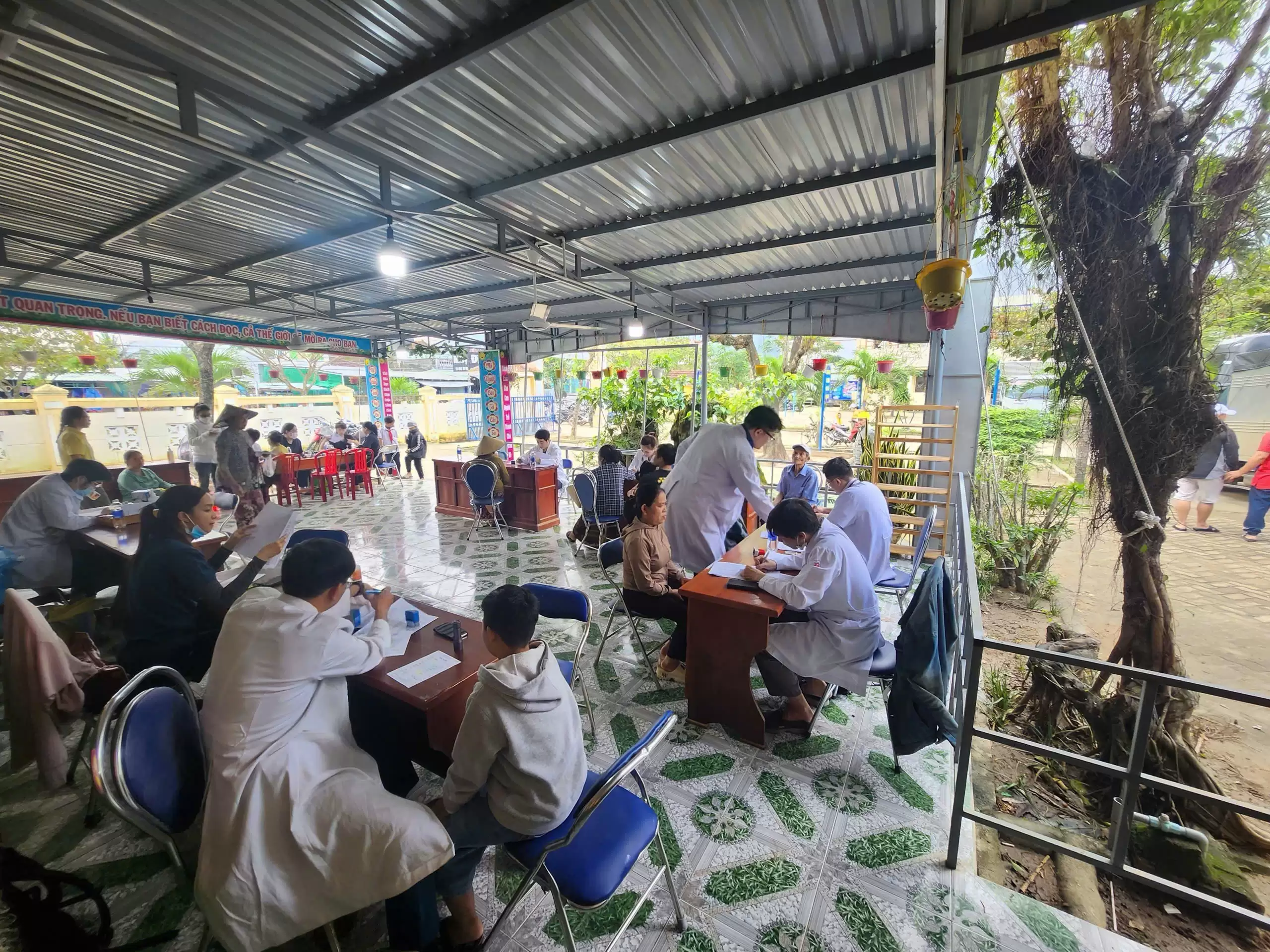 Đoàn công tác số 03 (Sở Y tế TPHCM) hoàn thành nhiệm vụ chi viện y tế vùng lũ