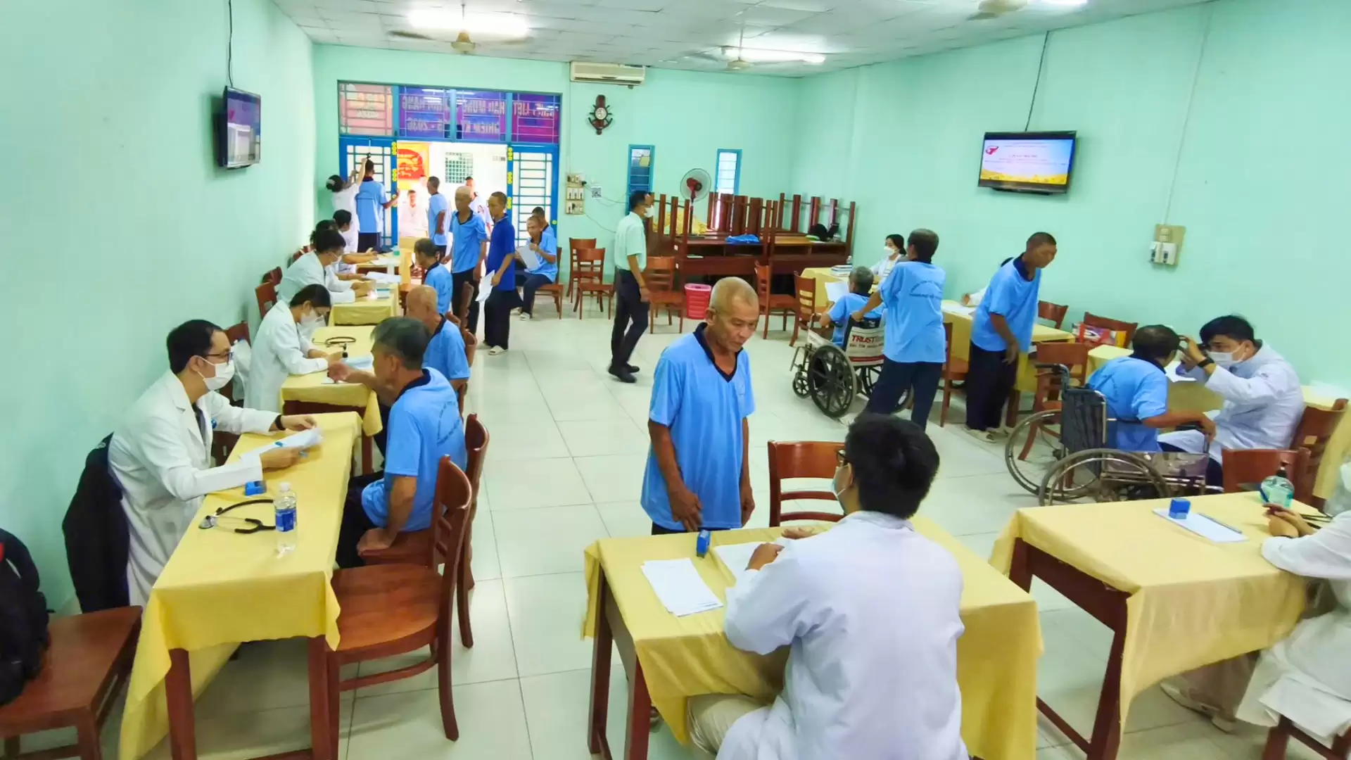 Bệnh viện An Bình tổ chức khám sức khỏe định kỳ tại trung tâm hỗ trợ xã hội