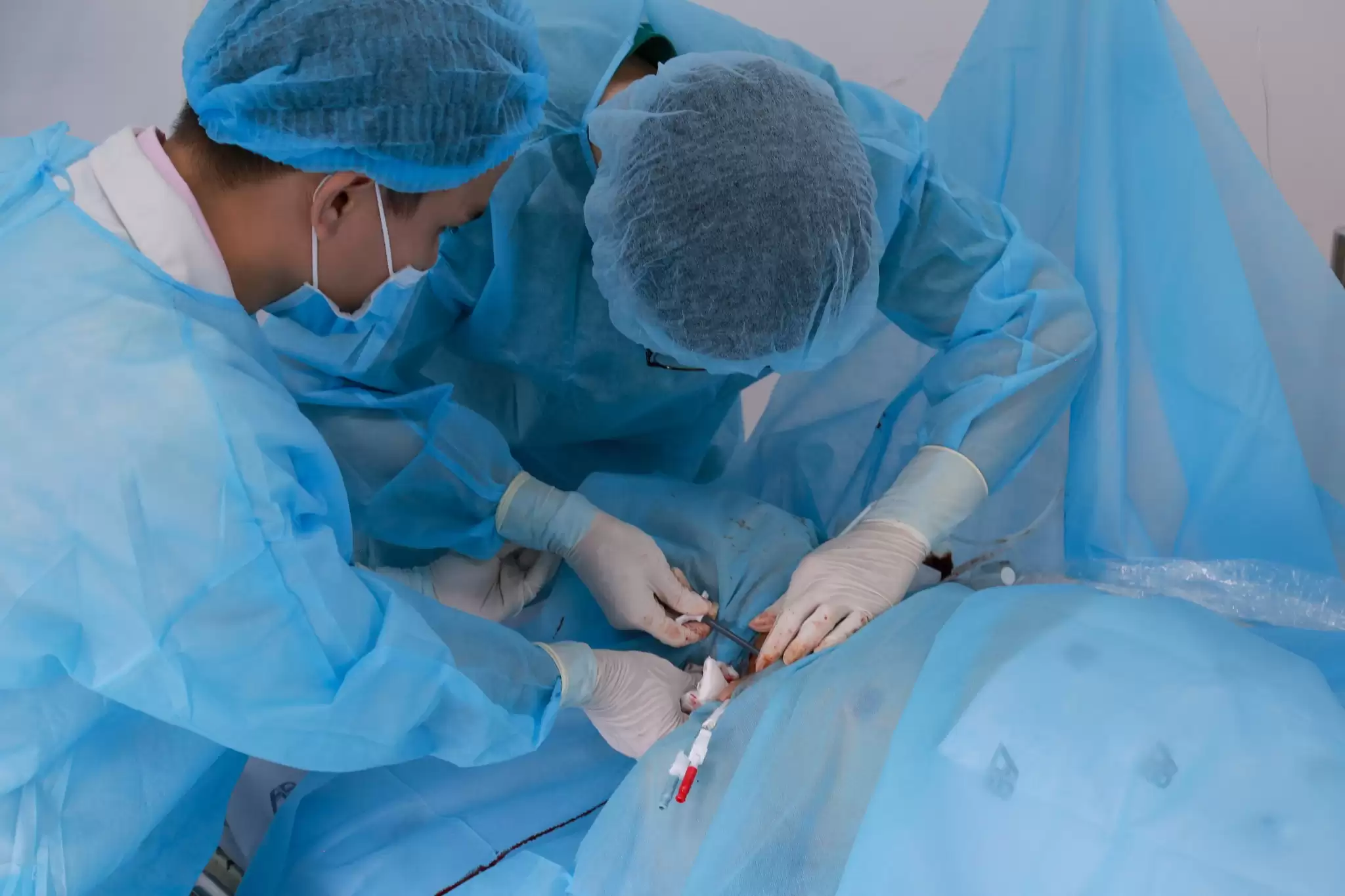 Đơn vị Thận nhân tạo – Bệnh viện An Bình (TP. Hồ Chí Minh) vừa triển khai thành công kỹ thuật đặt catheter tĩnh mạch trung tâm đường hầm có cuff