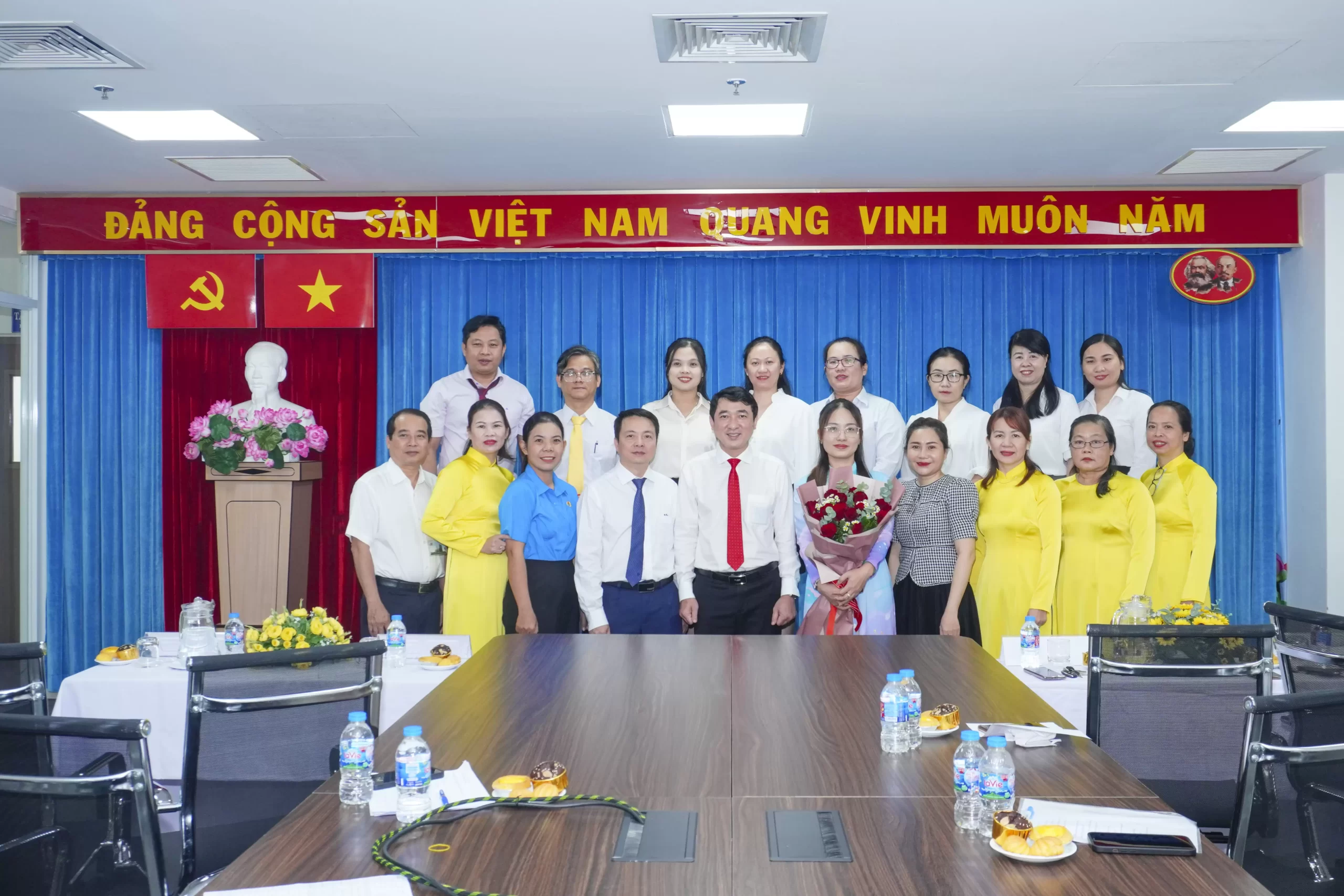 Lễ Kết nạp Đảng viên Chi bộ Phòng Tài chính – Kế toán ngày 12/12/2025