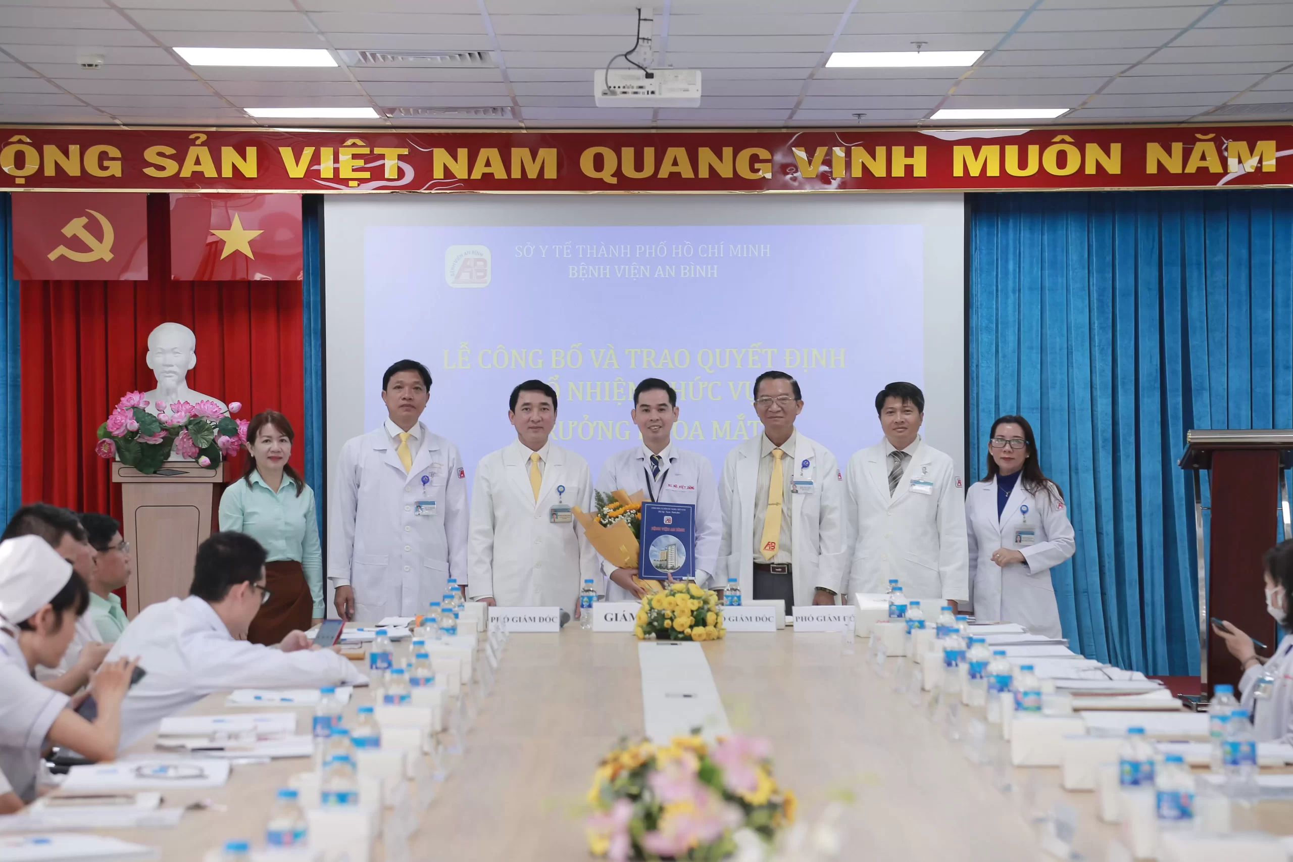 Bệnh viện An Bình tổ chức lễ công bố và trao quyết định bổ nhiệm, bổ nhiệm lại 01/12/2025