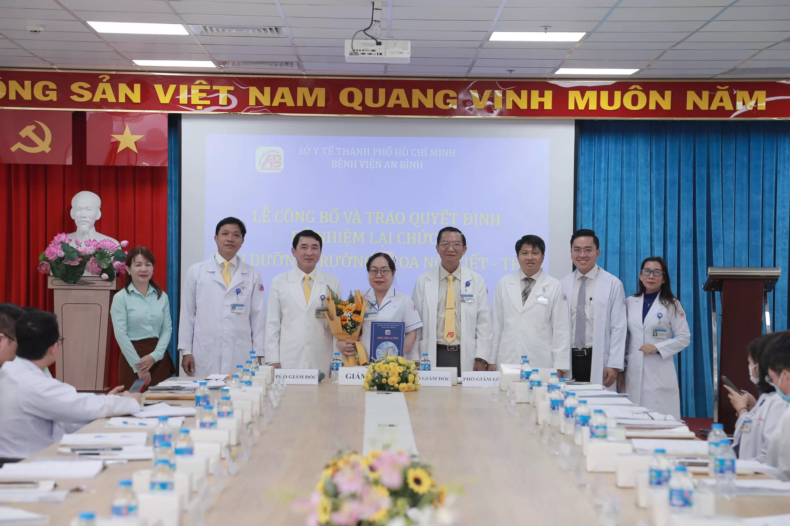 Bệnh viện An Bình tổ chức lễ công bố và trao quyết định bổ nhiệm, bổ nhiệm lại 01/12/2025
