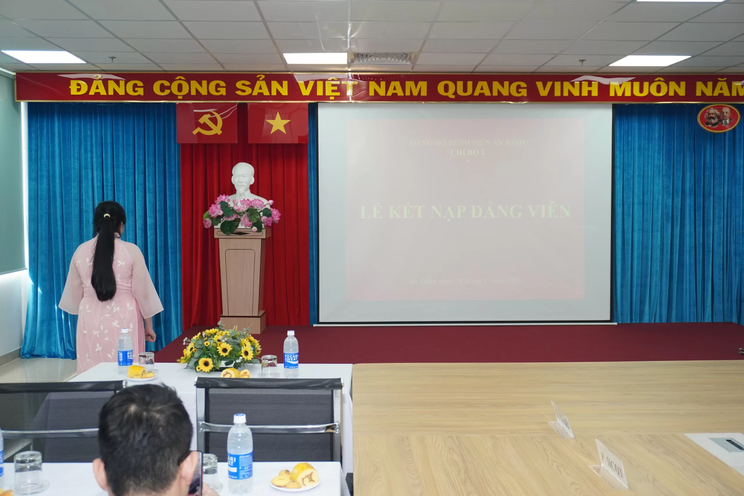 Bệnh viện An Bình tổ chức lễ kết nạp Đảng – Chi bộ 2 – 24/12/2025