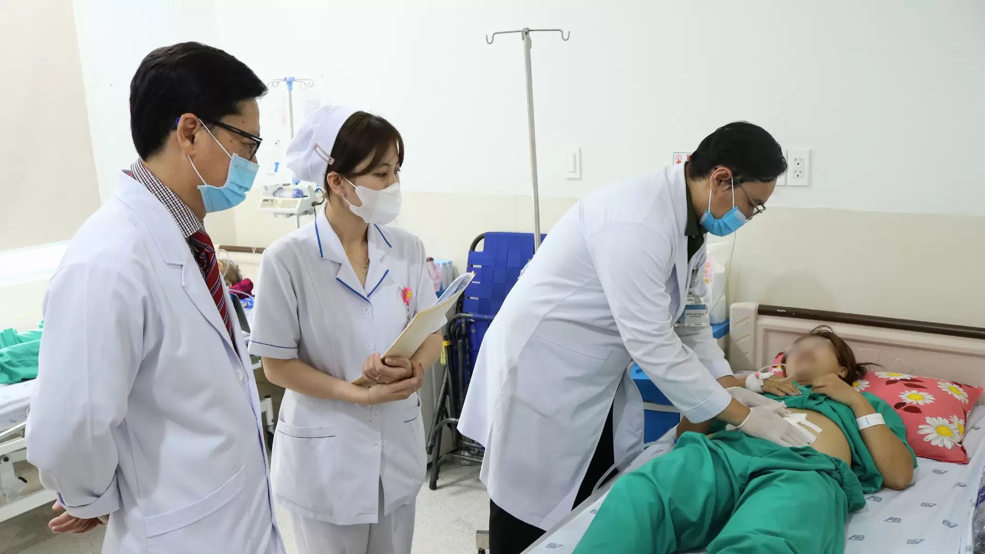 Phẫu thuật thành công trường hợp xương cá gây thủng ruột (12/3/2026)