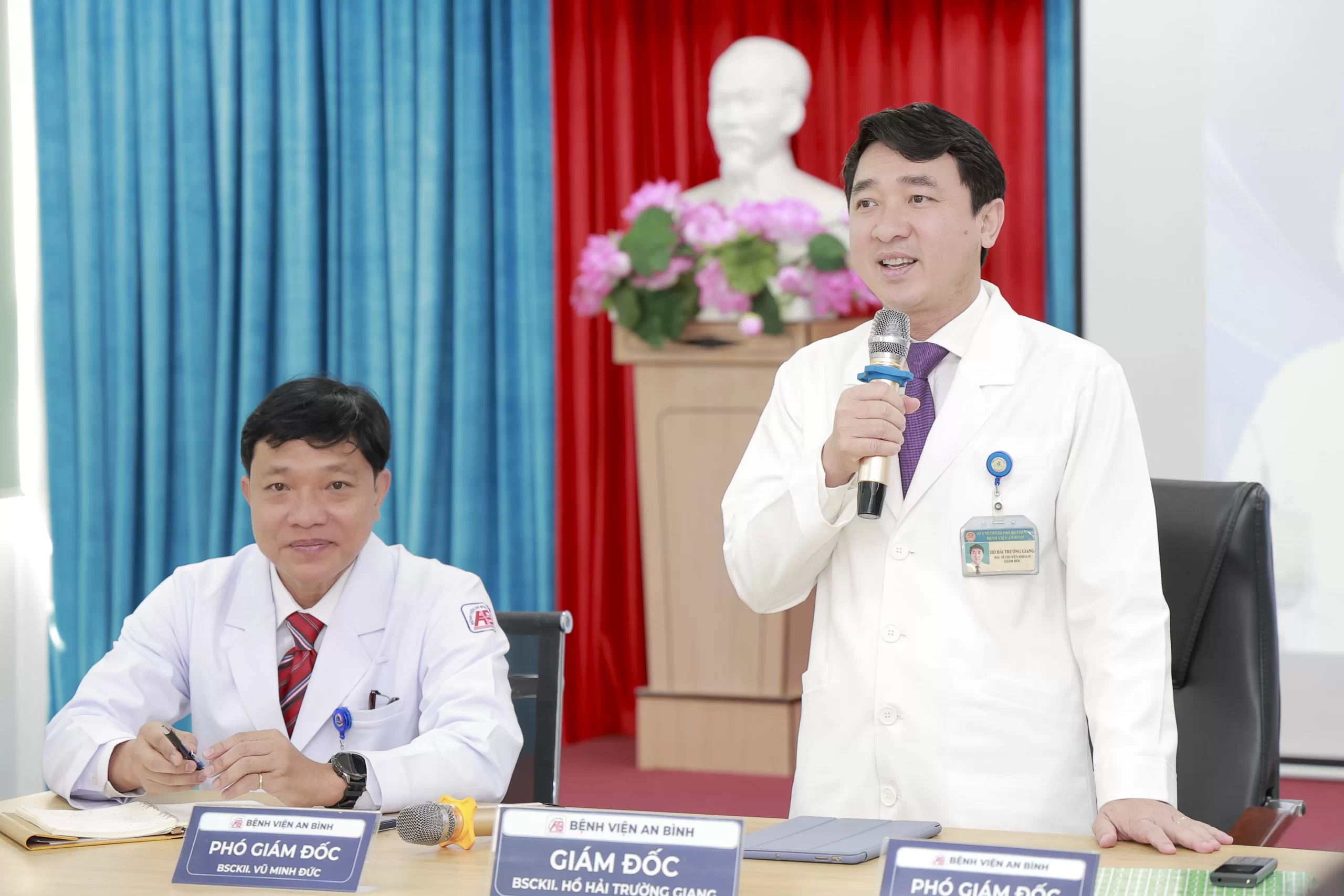 Lễ công bố và trao Quyết định Quyền Điều hành Khoa Phẫu thuật tạo hình thẩm mỹ