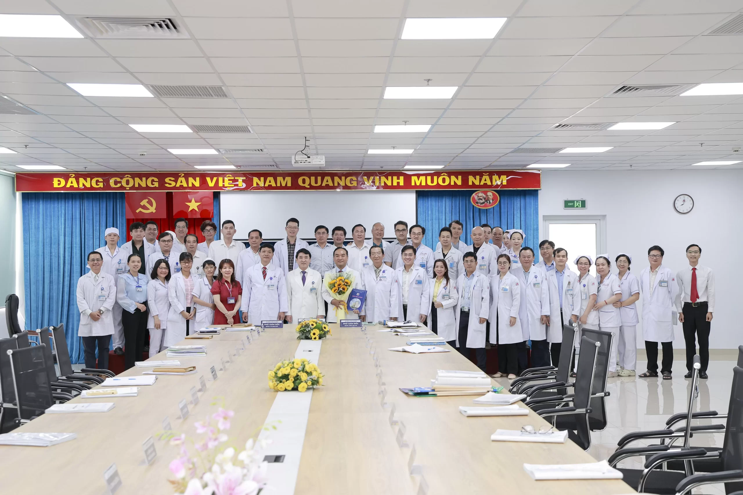 Lễ công bố và trao Quyết định Quyền Điều hành Khoa Phẫu thuật tạo hình thẩm mỹ