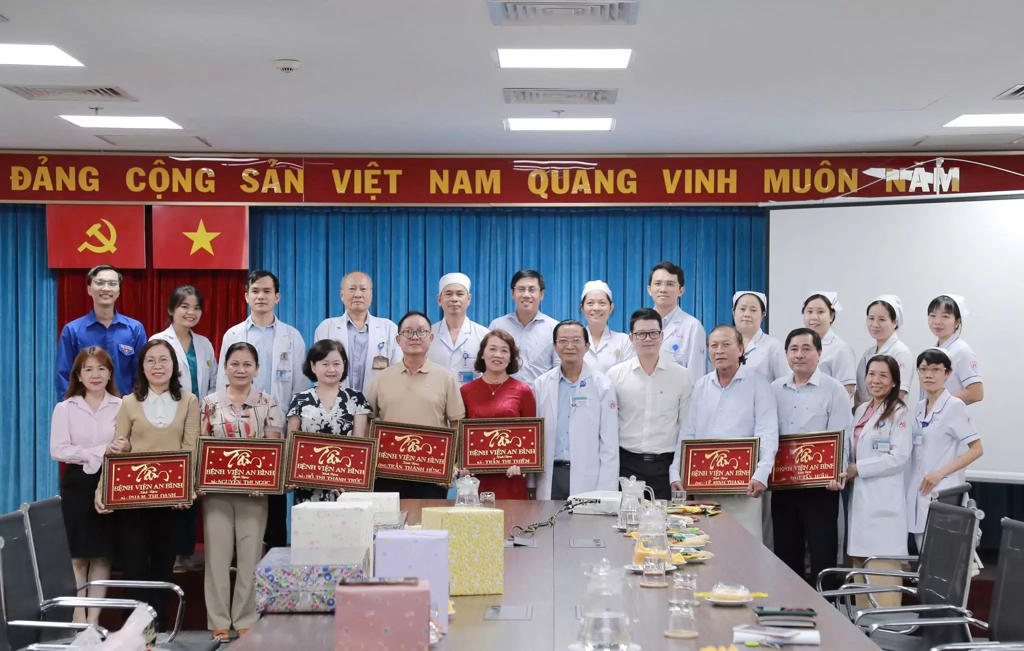 PHÒNG TỔ CHỨC CÁN BỘ