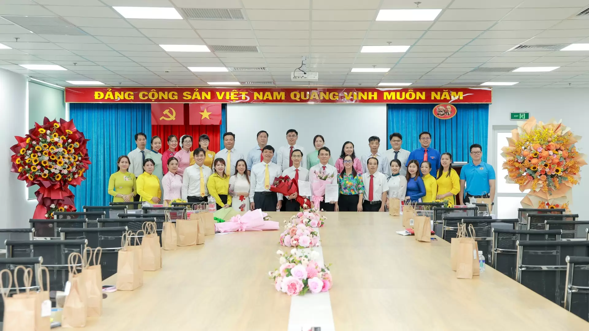 Lễ kết nạp Đảng viên Chi bộ 1 và Chi bộ 2 – Đảng bộ Bệnh viện An Bình
