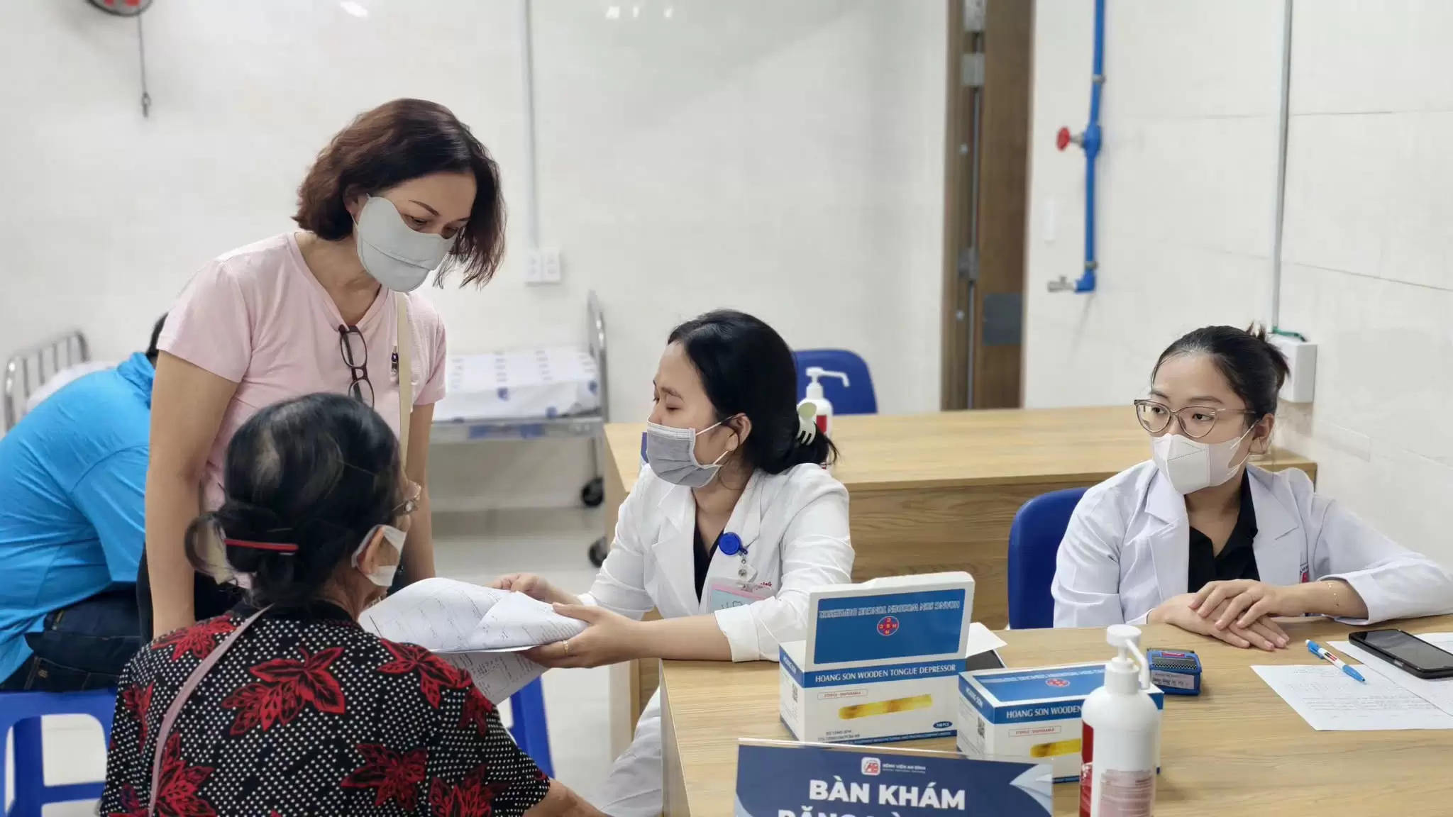 TP.HCM mở rộng đối tượng khám sức khỏe định kỳ miễn phí: Người chưa đăng ký thường trú, tạm trú cần biết